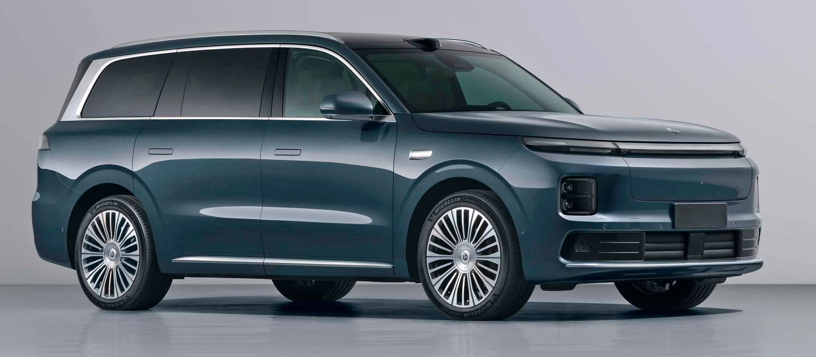 Leapmotor D19 skråt forfra.