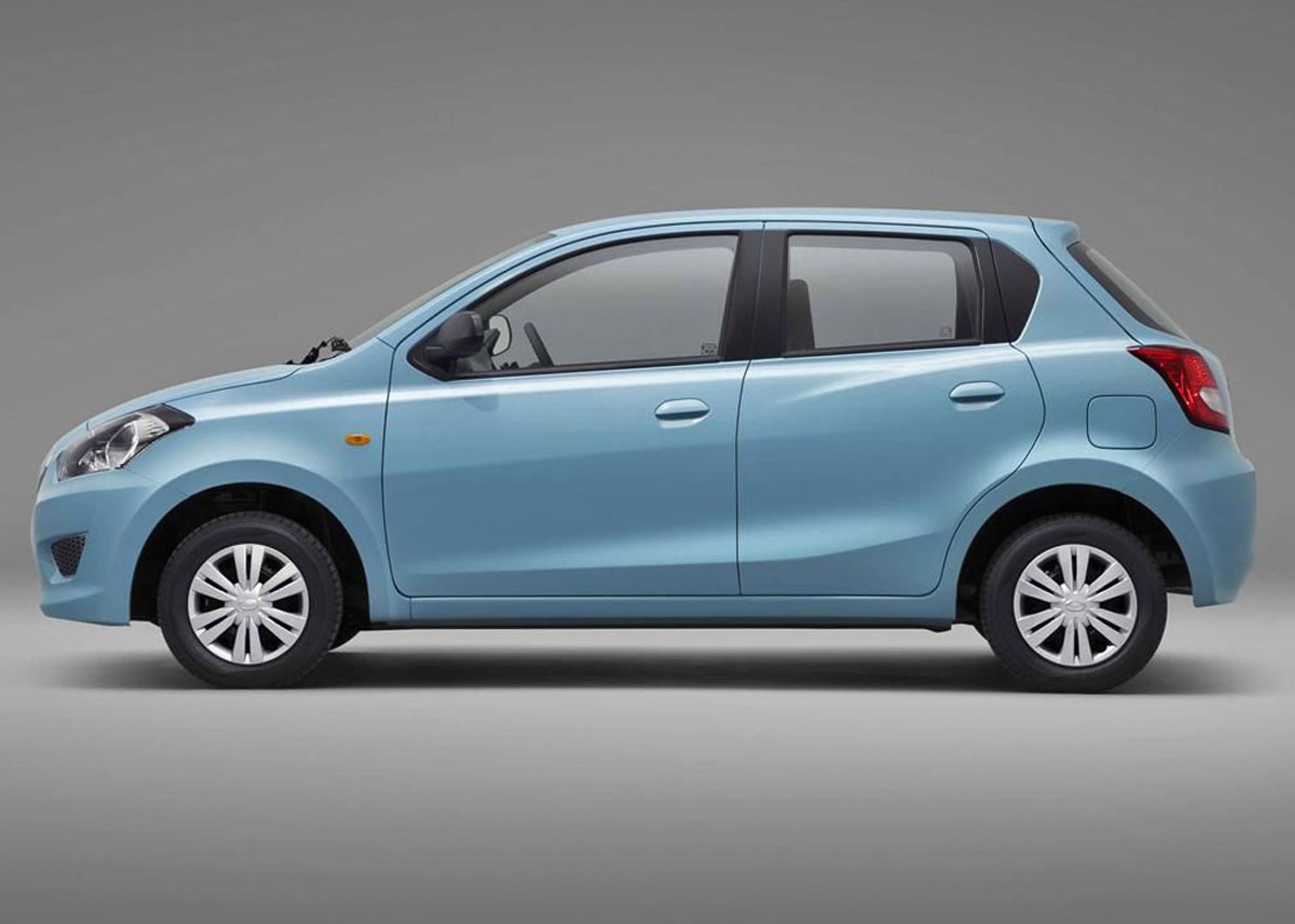 Datsun Go er en femdørs hatchback på 3,78 meters længde.