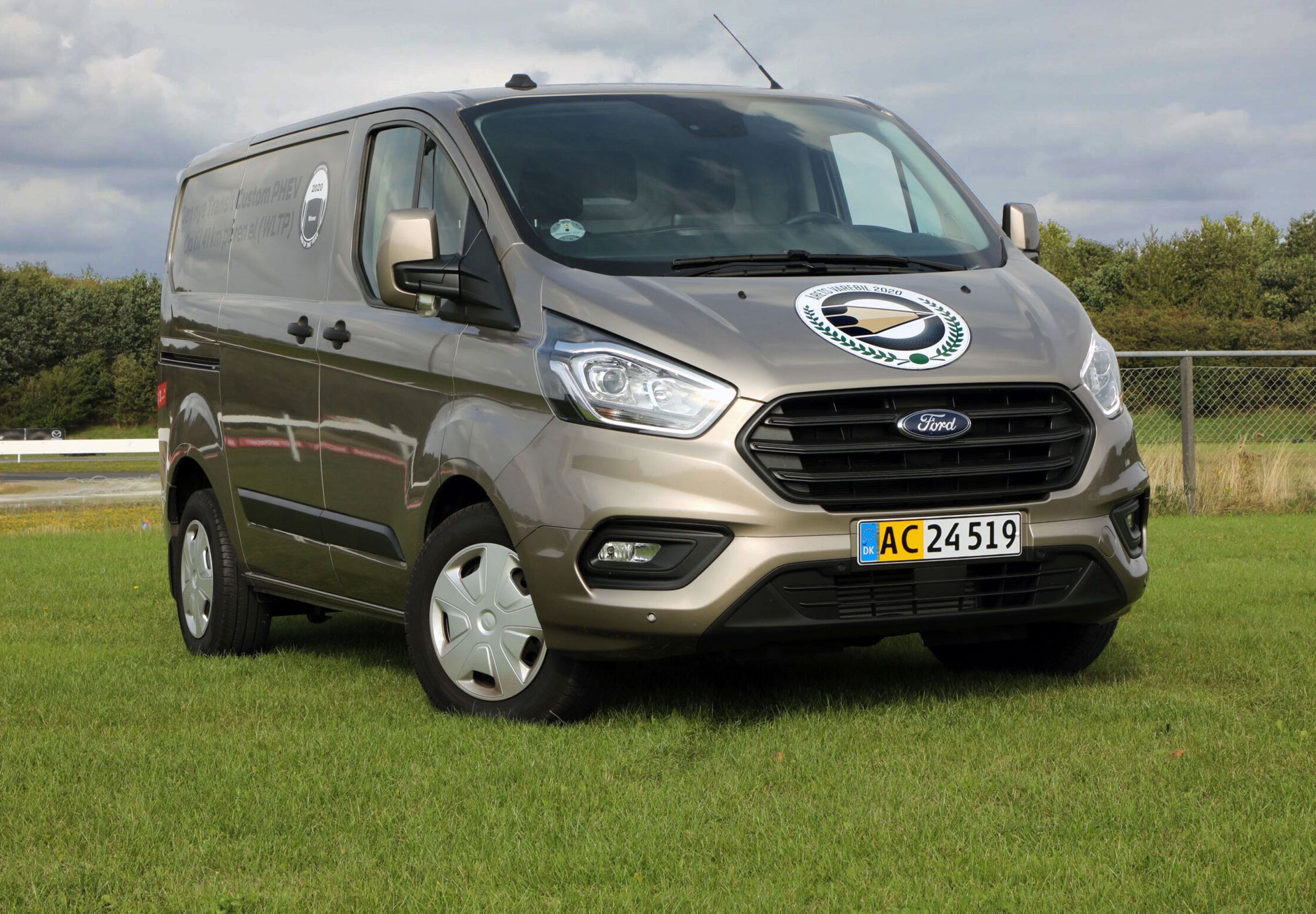 Ford Transit Custom som plugin-hybrid er kåret til 'Årets Varevogn 2020'.