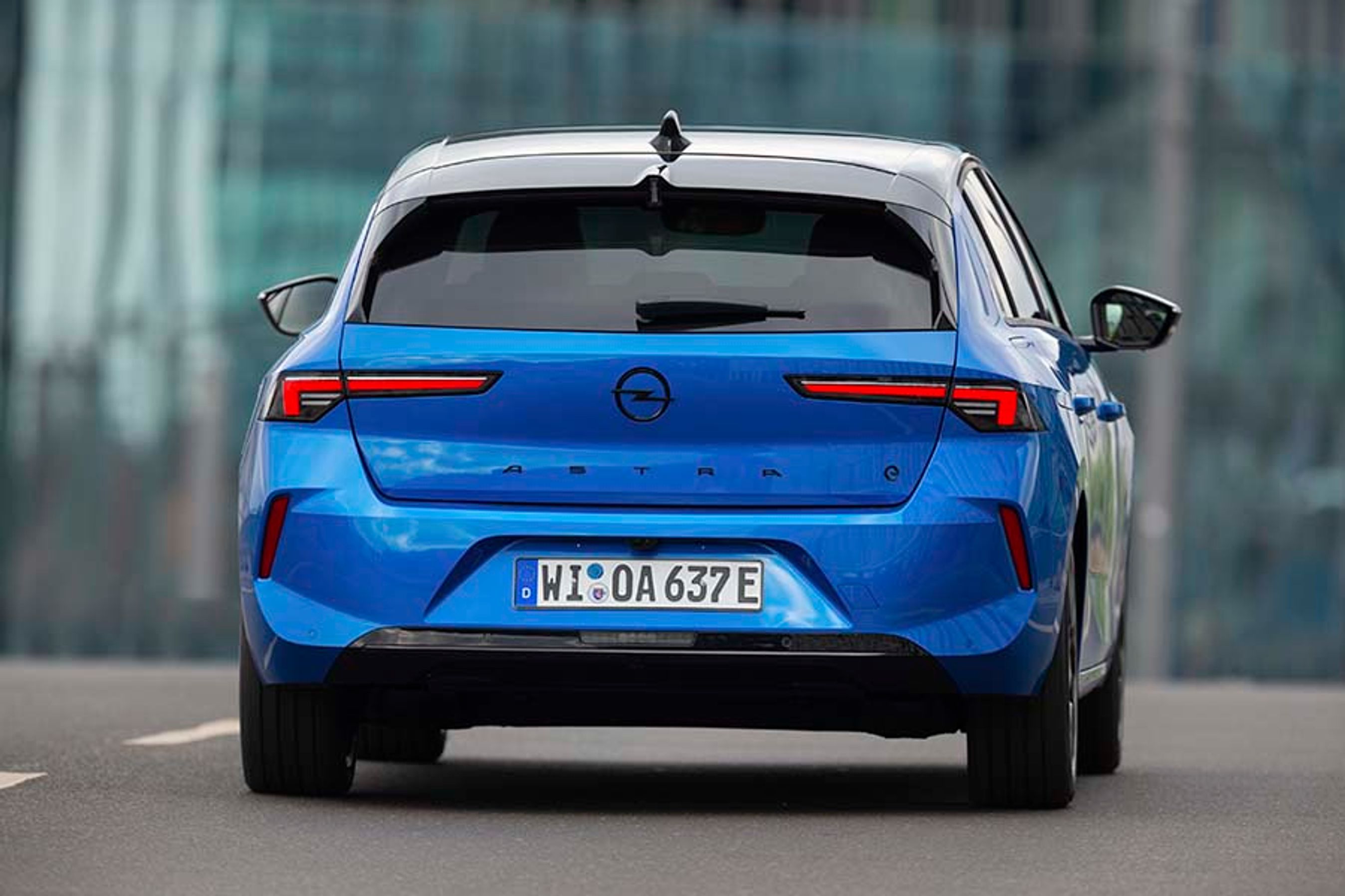 Opel Astra Electric set bagfra