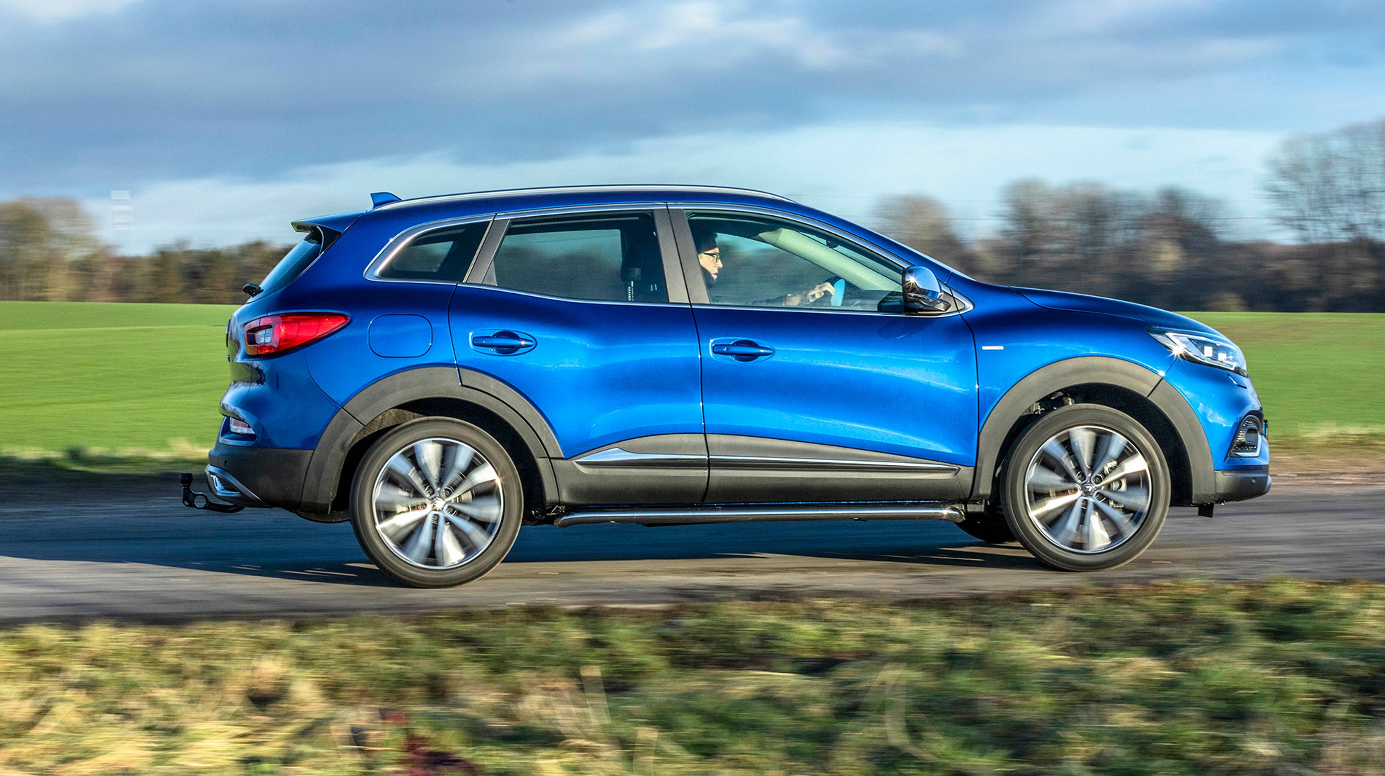 Renault Kadjar er kommet i en faceliftet udgave med nye motorer og mere udstyr. Bilen er en SUV, der slutter sig fint til feltet af de populære biler.