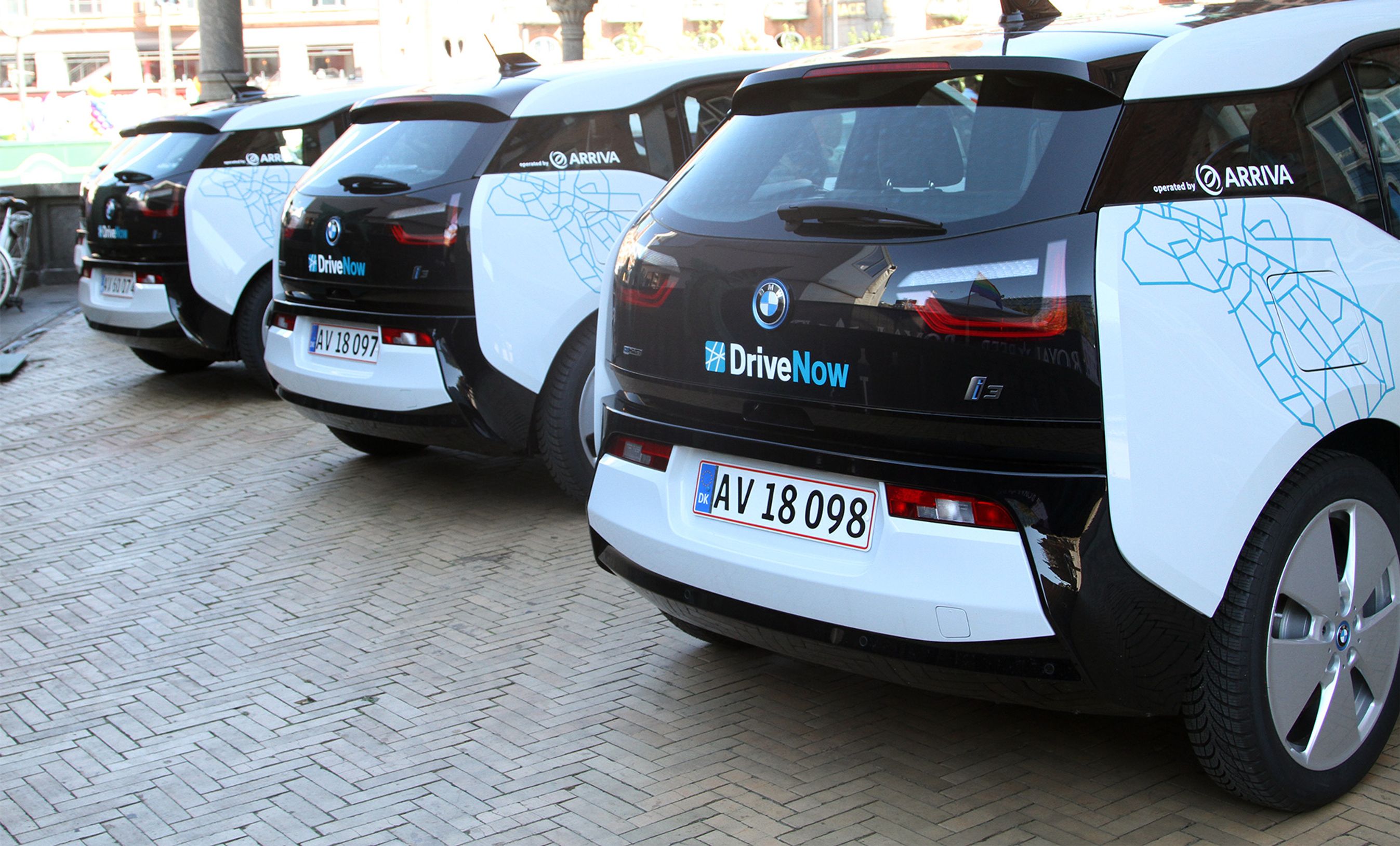 Tre Share Now-biler - BMW i3 - set bagfra.