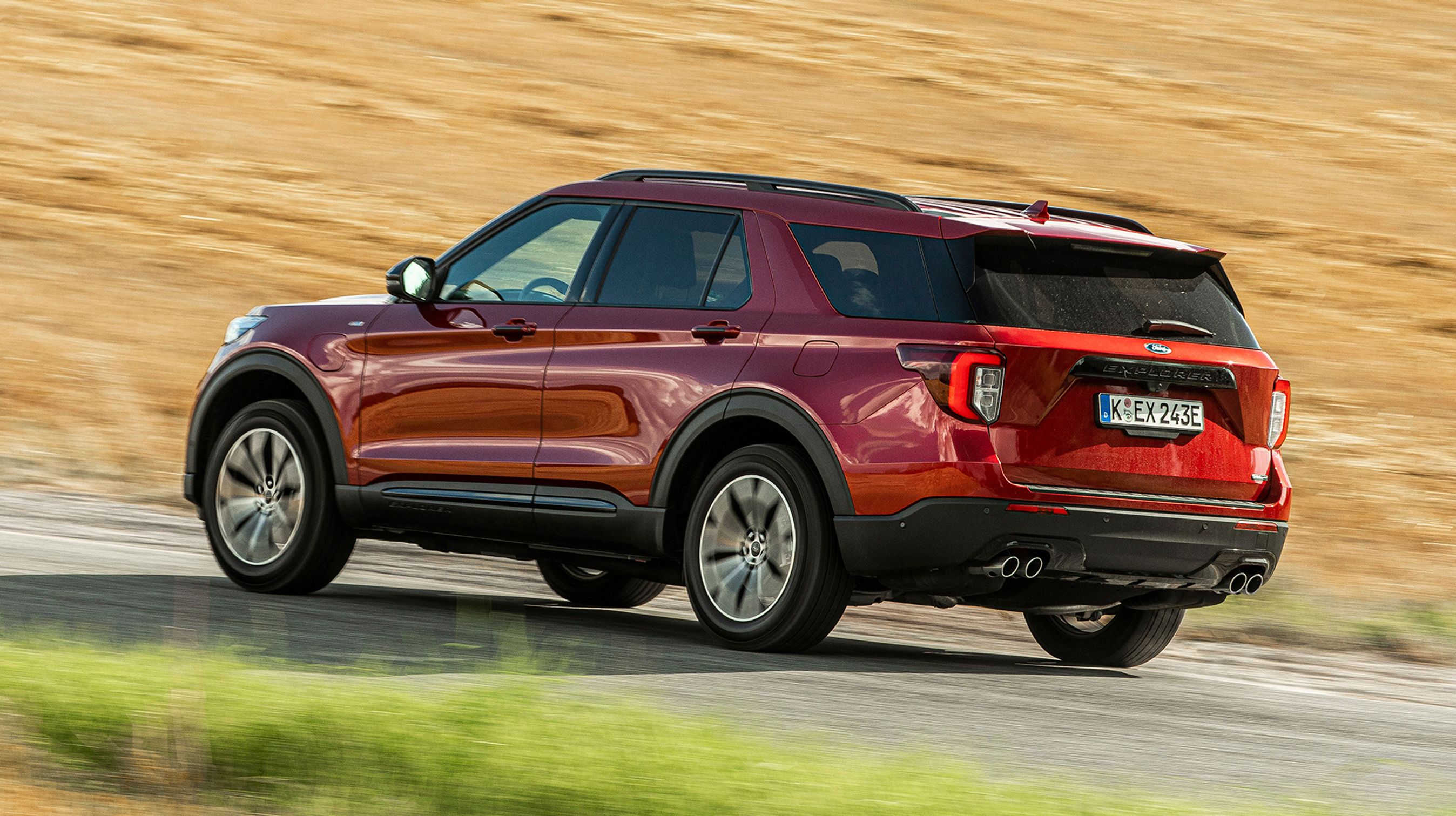 Den store Explorer er over fem meter lang og to meter bred. Det er en fornøjelse på farten, men et problem, når den skal parkeres.