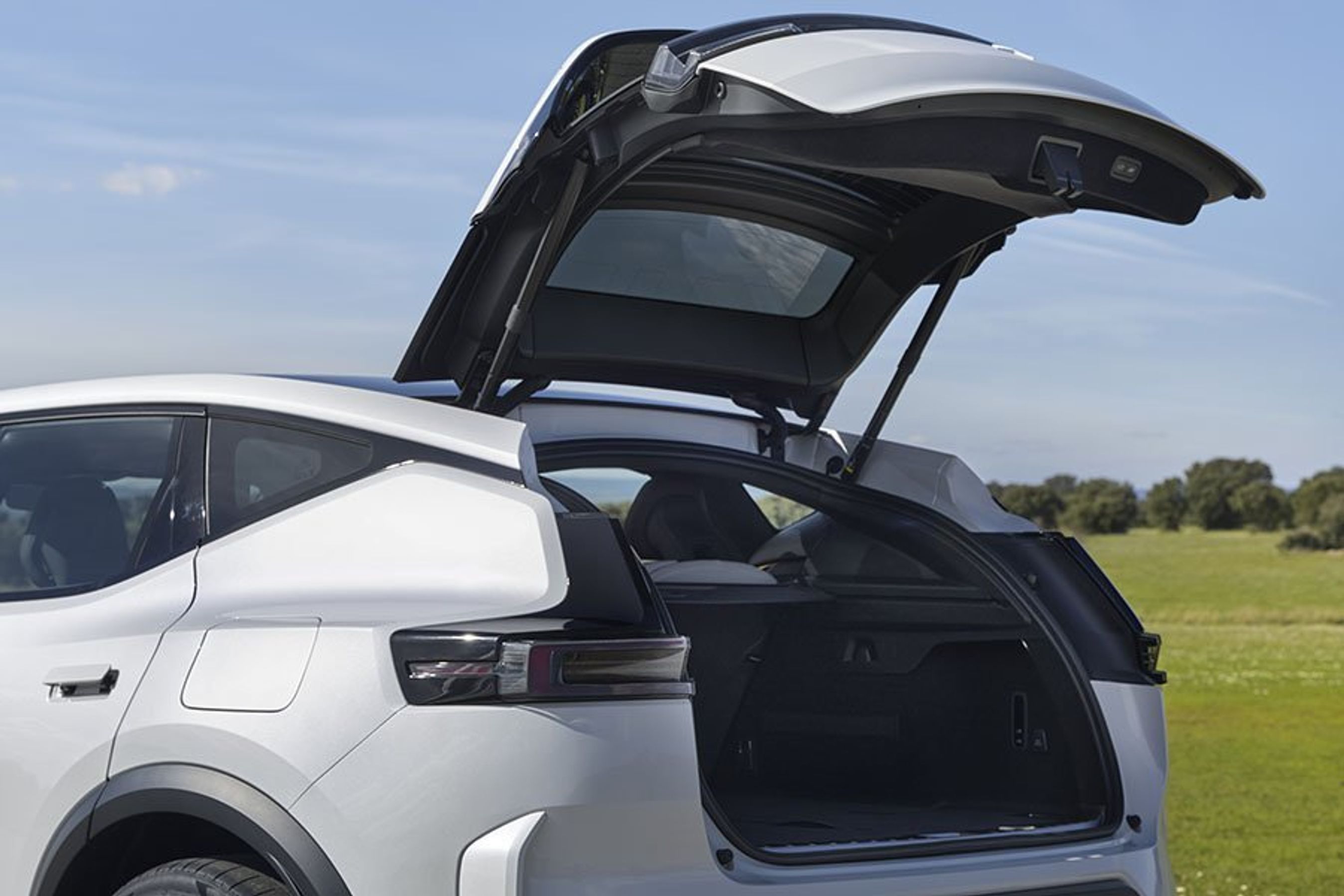 Polestar 3 med bagklap åben