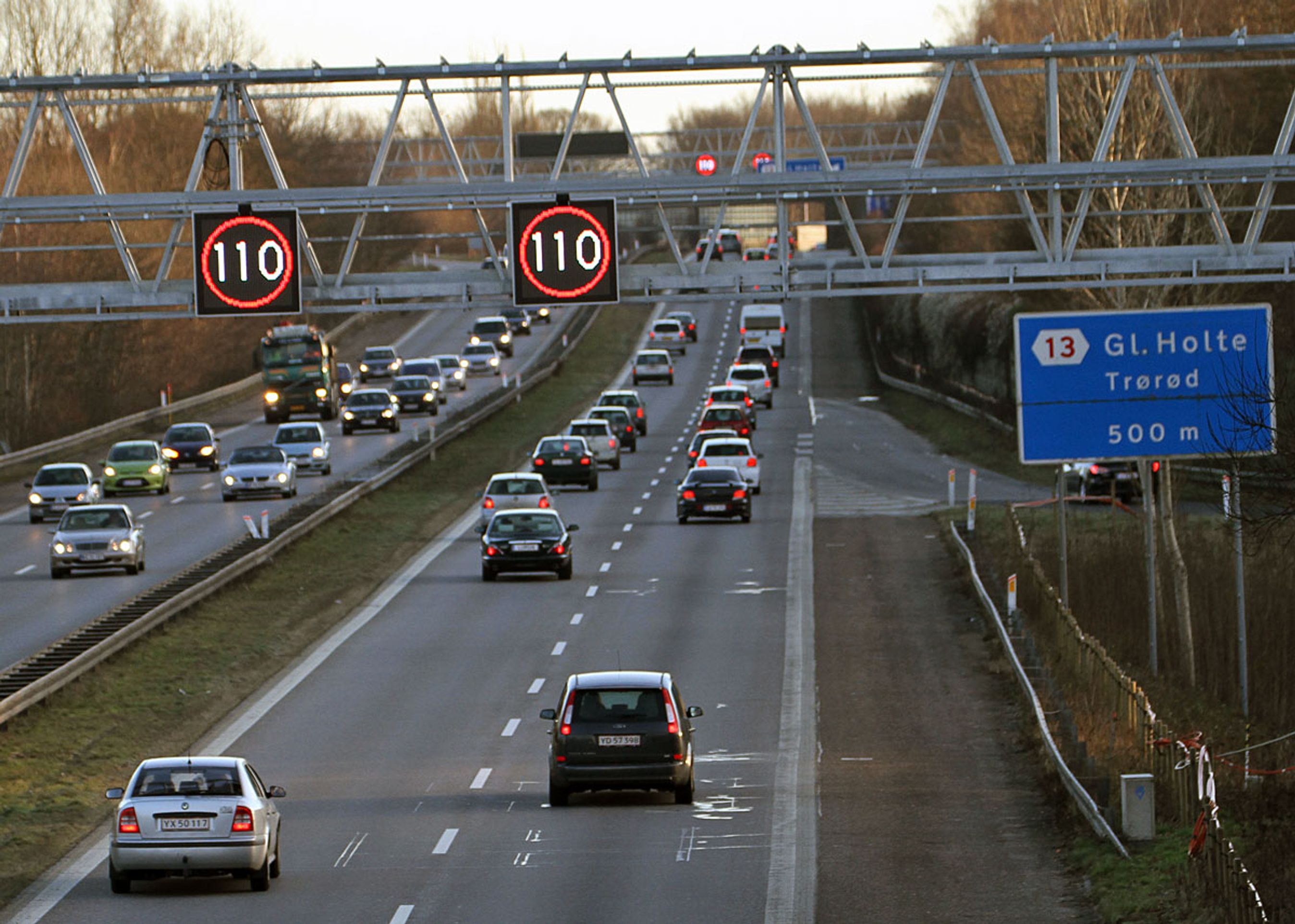Fartgrænsen på dele af Helsingørmotorvejen kan nu reguleres efter trafikken. Som regel vil fartgrænsen fortsat være 110 km/t. - indtil vejarbejdet begynder på denne del af vejen i 2013.