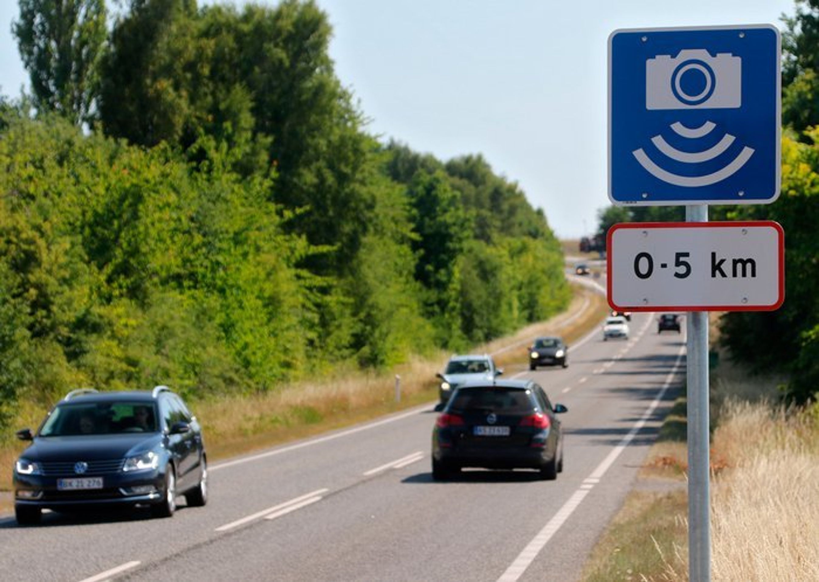 Advarselsskilt på kommunevej.