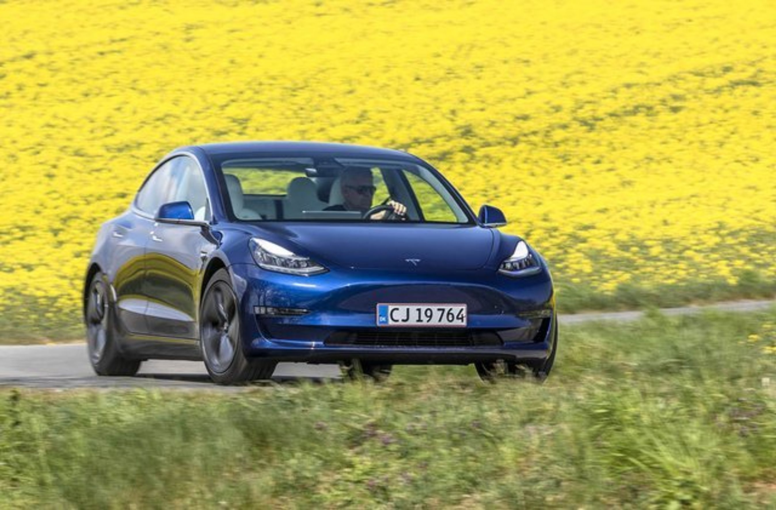 Tesla Model 3 er en populær elbil, men også her kommer der biler fra udlandet. 