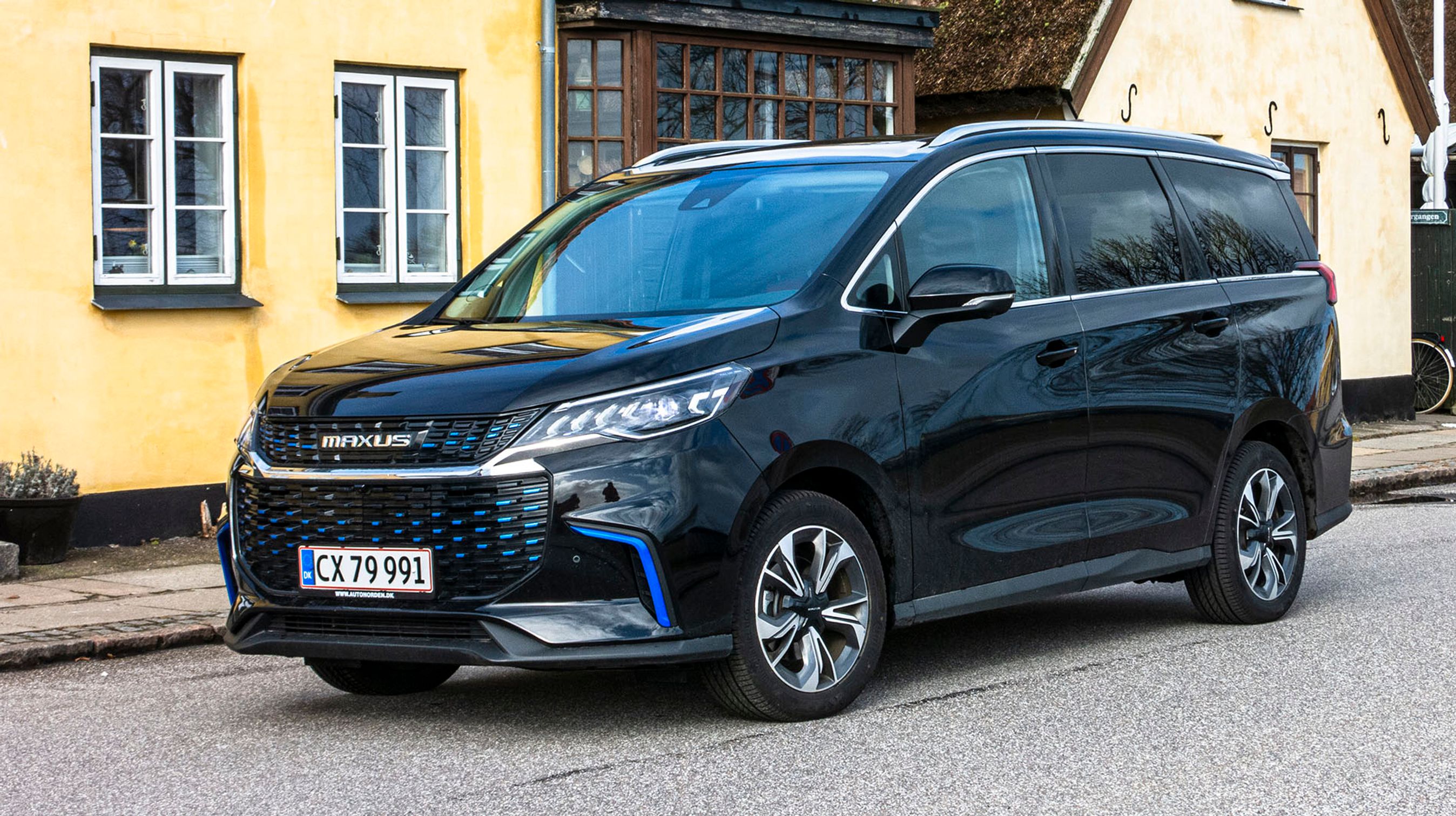 Maxus er et nyt kinesisk bilmærke i Danmark. Indtil videre findes kun denne personbil, der er en syvpersoners MPV, der sjovt nok hedder Euniq 5.