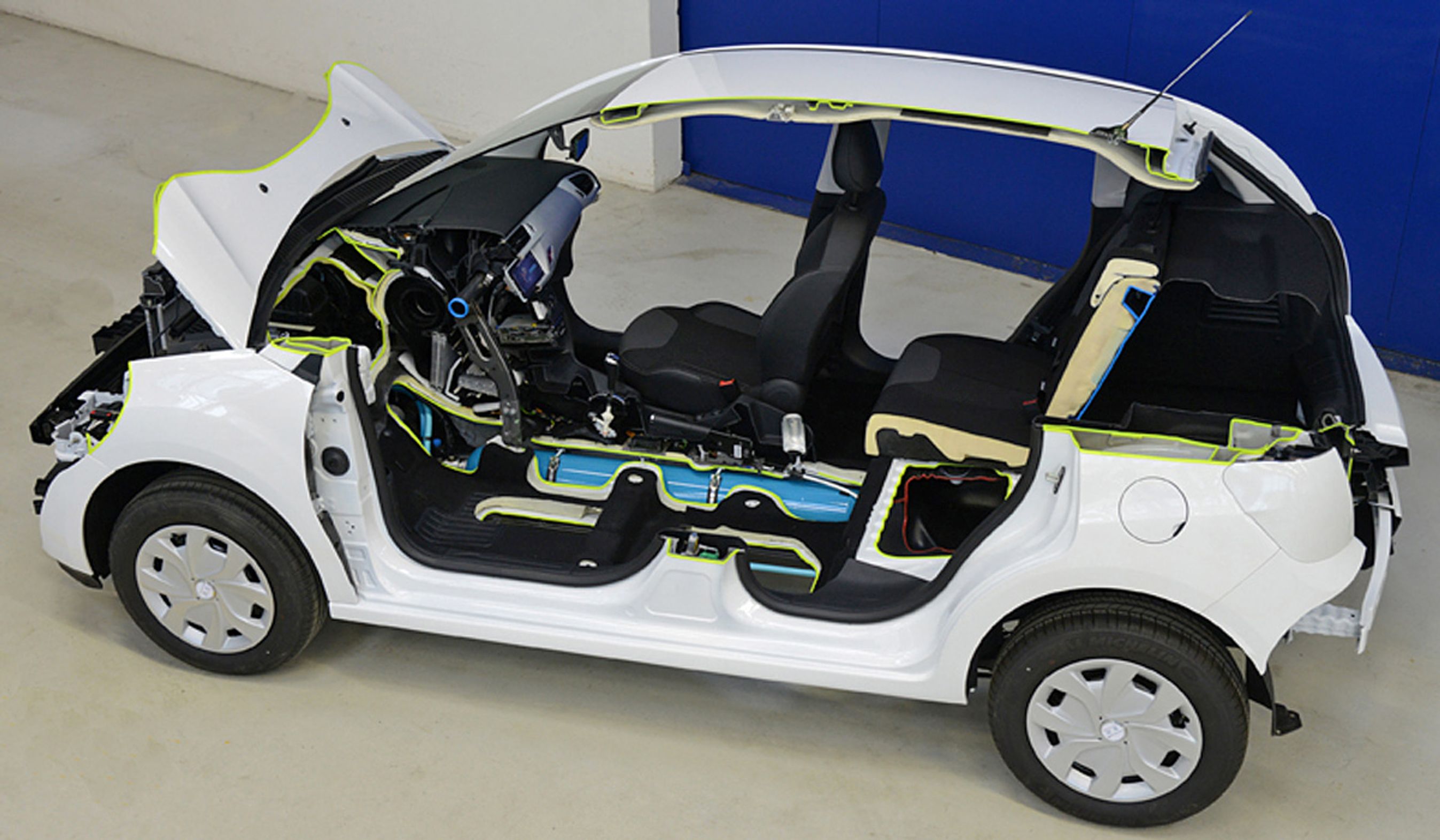 Et kik ind i en prototype på Peugeot-Citroëns Hybrid Air.