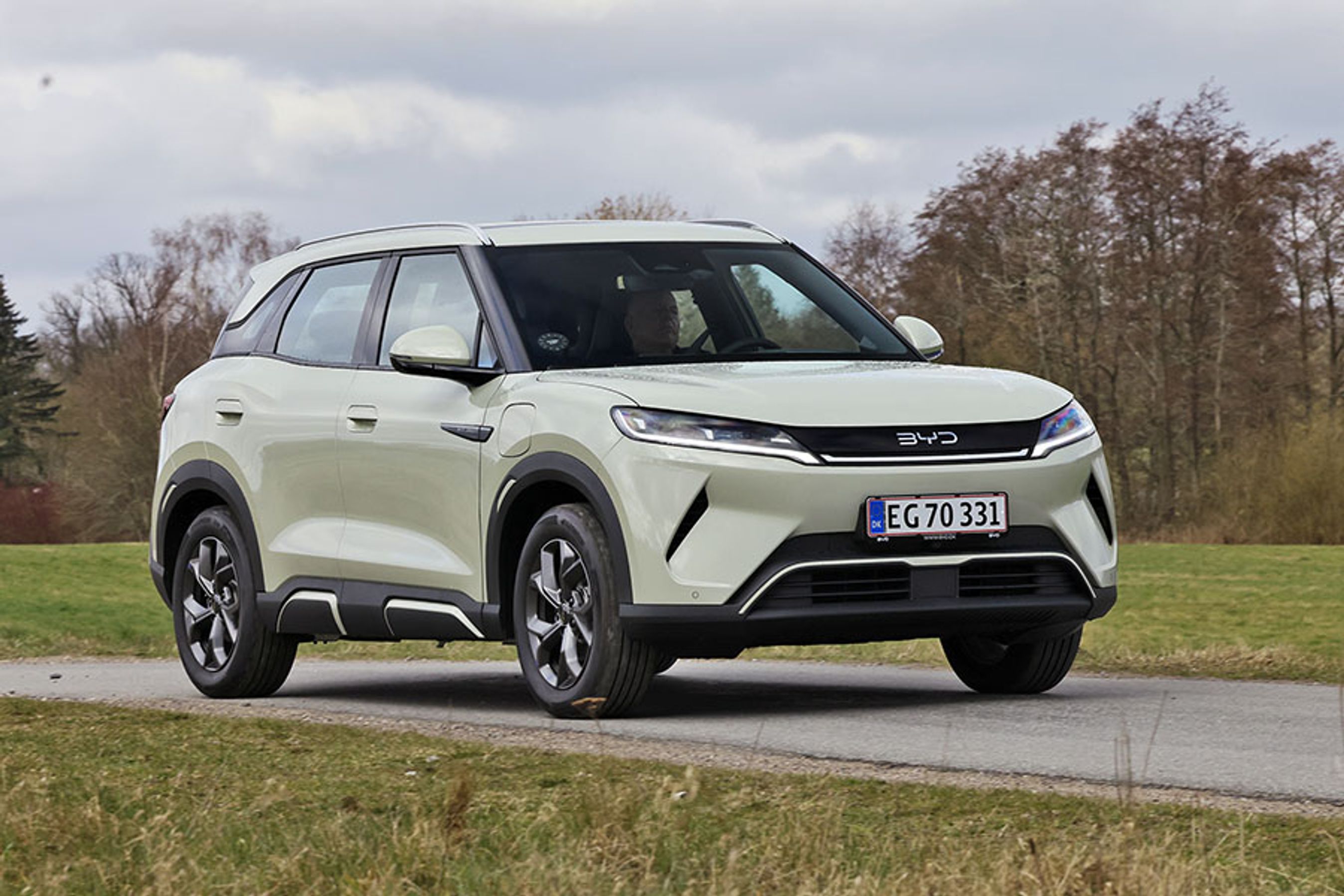 BYD Atto 2 er en elbil i mini-SUV-klassen. Den fås fra 210.000 kr., og her er det topudgaven til 235.000 kr. vi har testet.