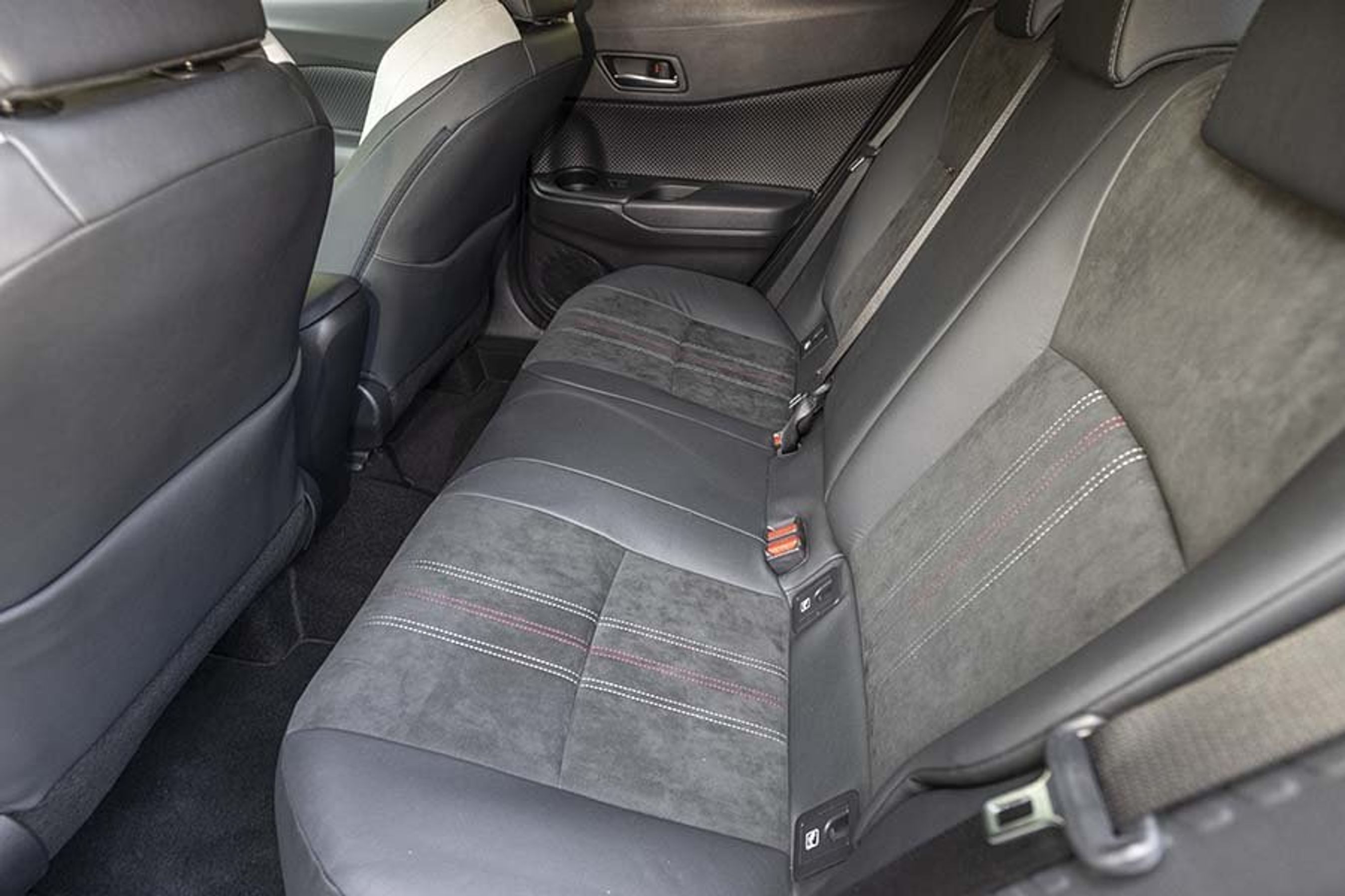 Toyota C-HR bagsæder