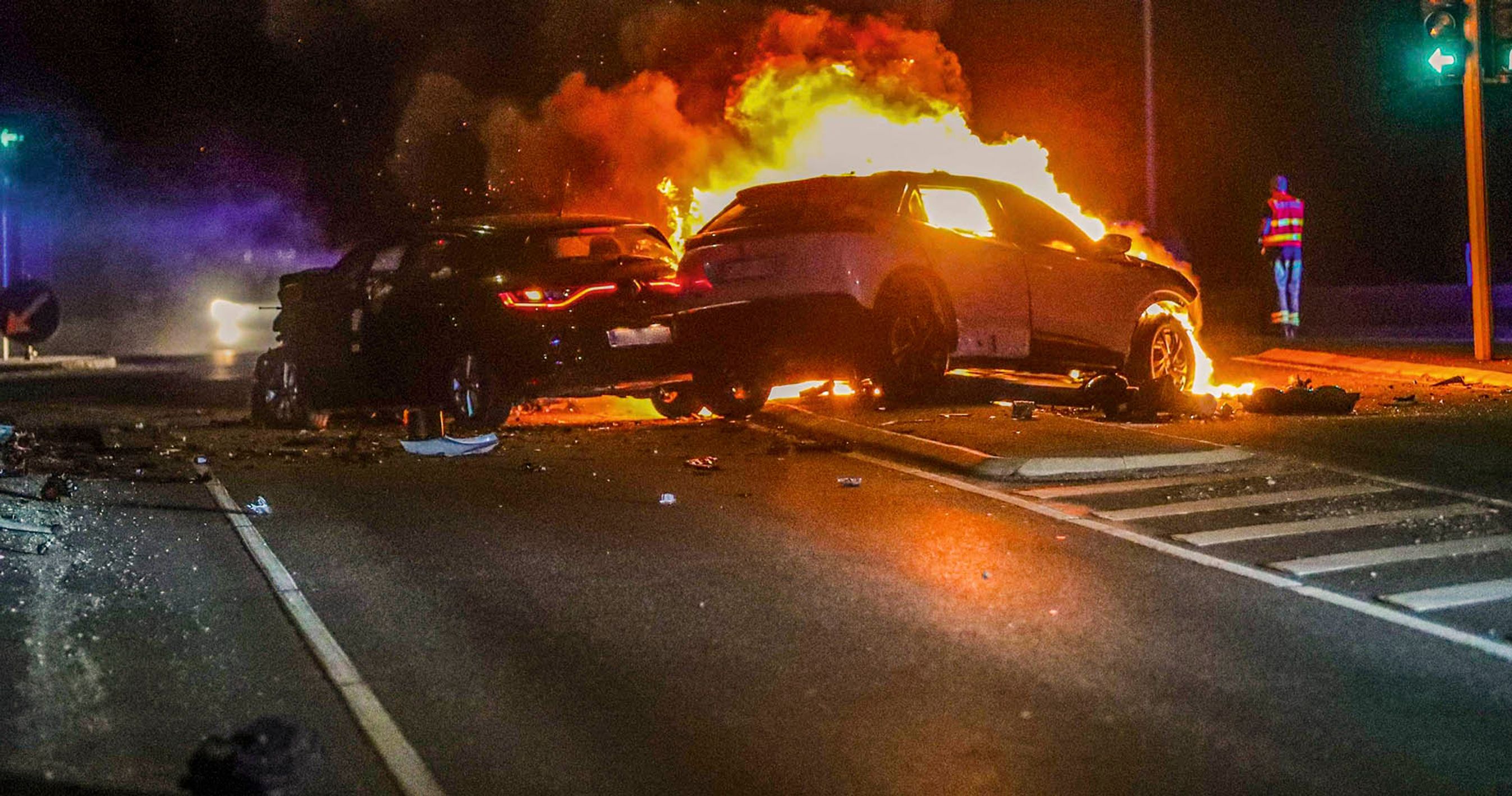 Elbiler kan bryde i brand i trafikken, men det sker ikke så ofte