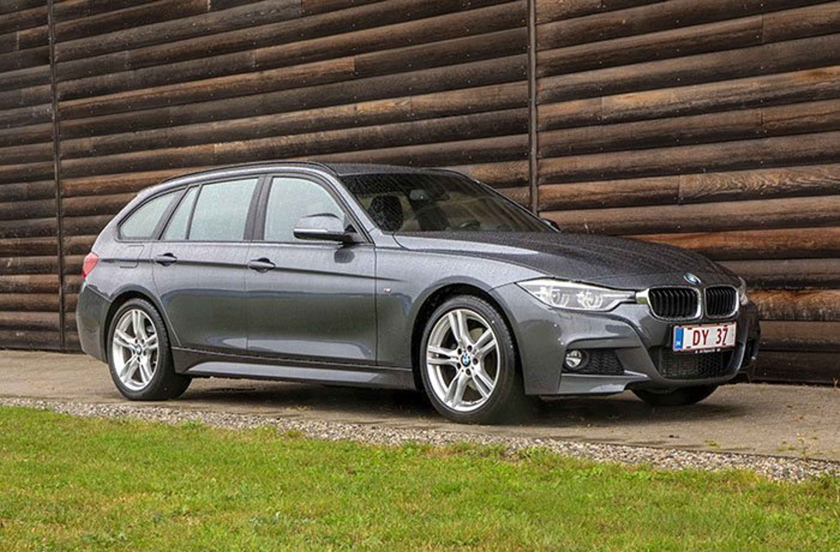 BMW 3-serie har også tidligere vundet titlen som Årets Brugtbil, men den seneste generation måtte nøjes med en tredjeplads. 