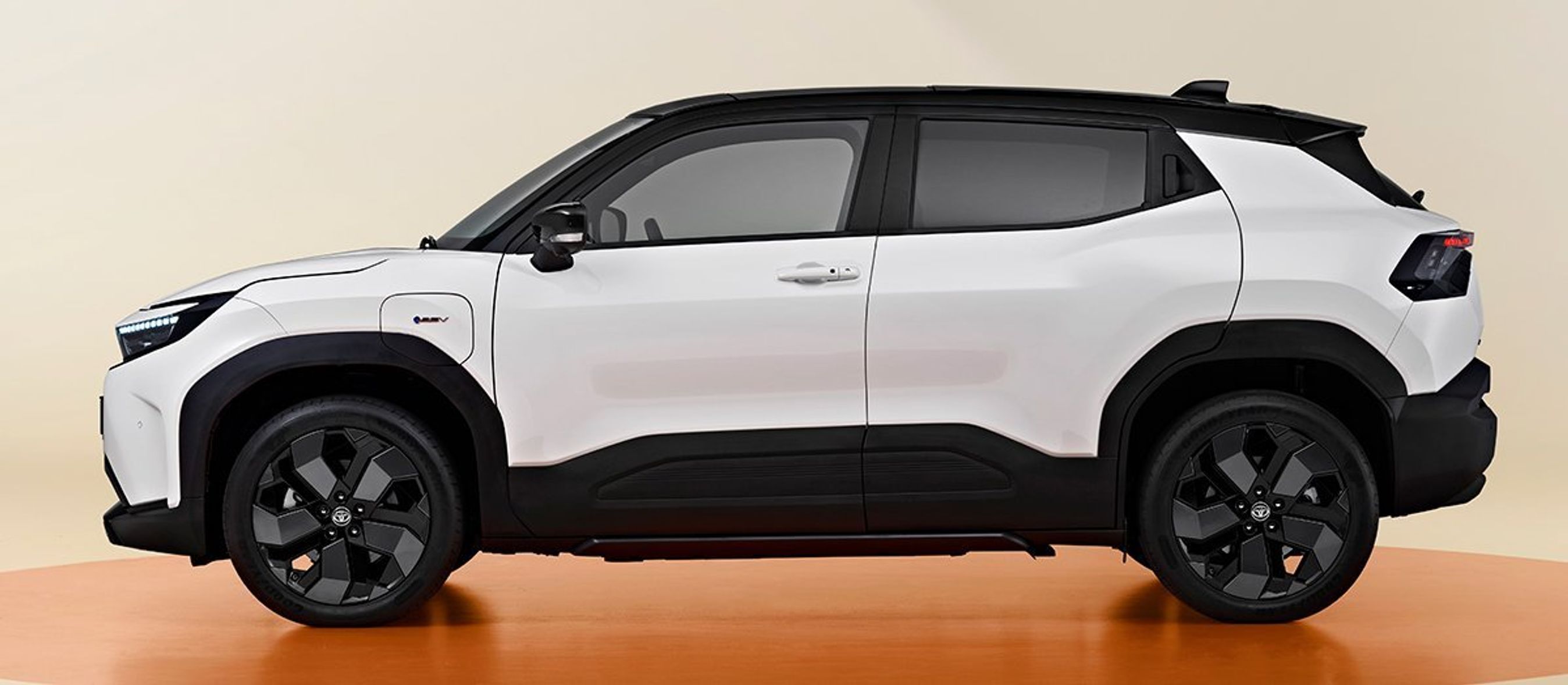 Toyota Urban Cruiser i profil.