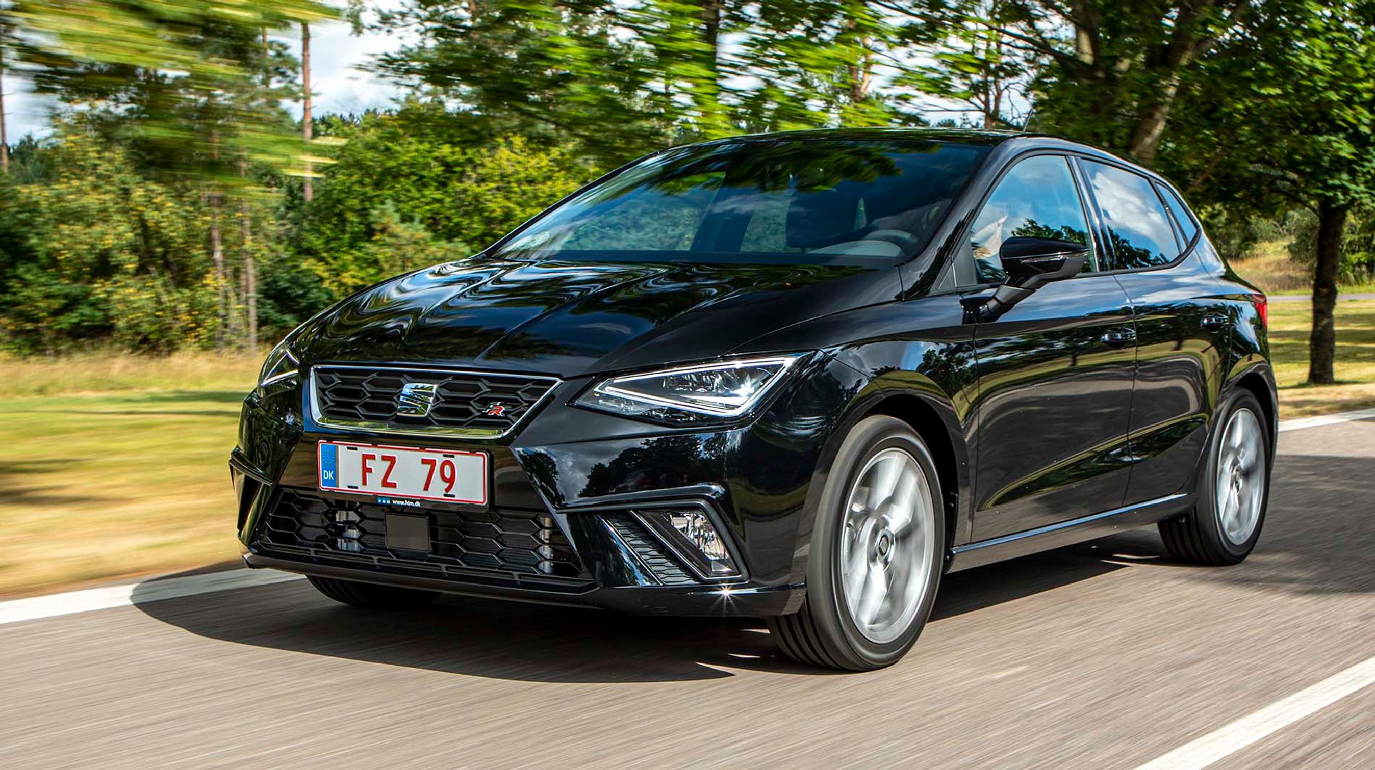 Seat Ibiza er lidt den frække udgave af VW Polo. Designet er stramt og med mange lækre detaljer. Her er det topudgaven, FR, der er testet.