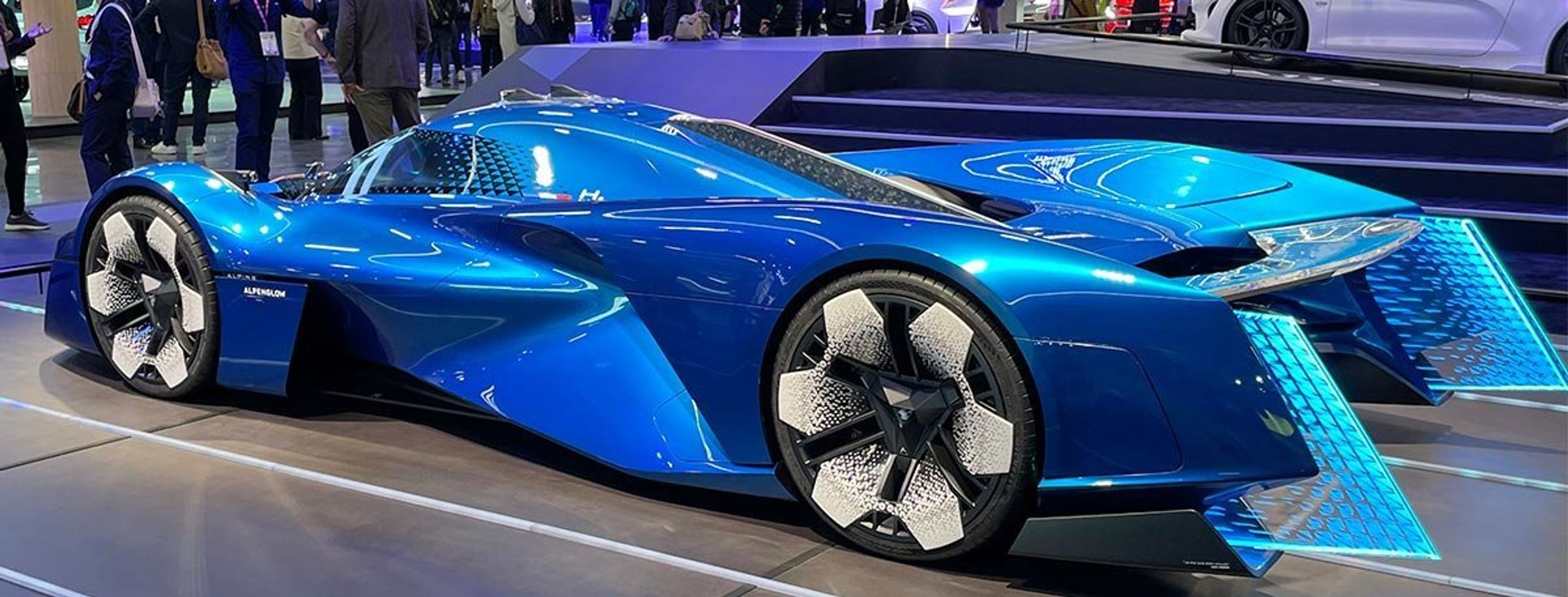 Renault-gruppens sportsvognsmærke Alpine viser denne luftige koncept-racerbil, Alpenglow. Idéen om at køre motorsport med brint i en forbrændingsmotor er ikke urealistisk.