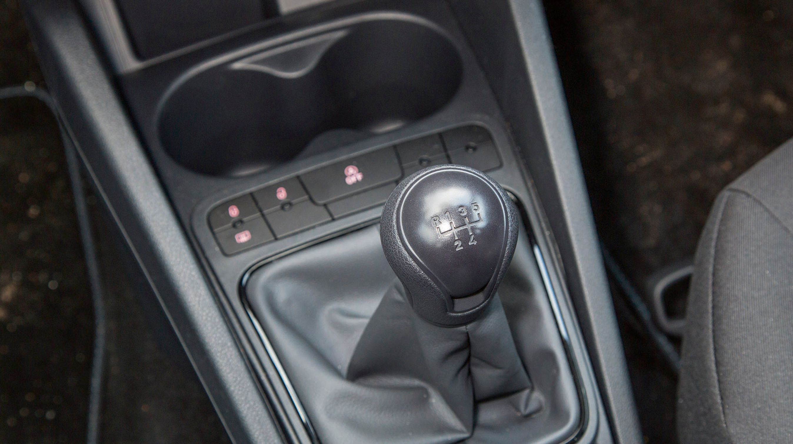 Ecomotive-versionen har kun femtrins gearkasse, men skiftene går godt, og motoren er stille selv ved høj fart.