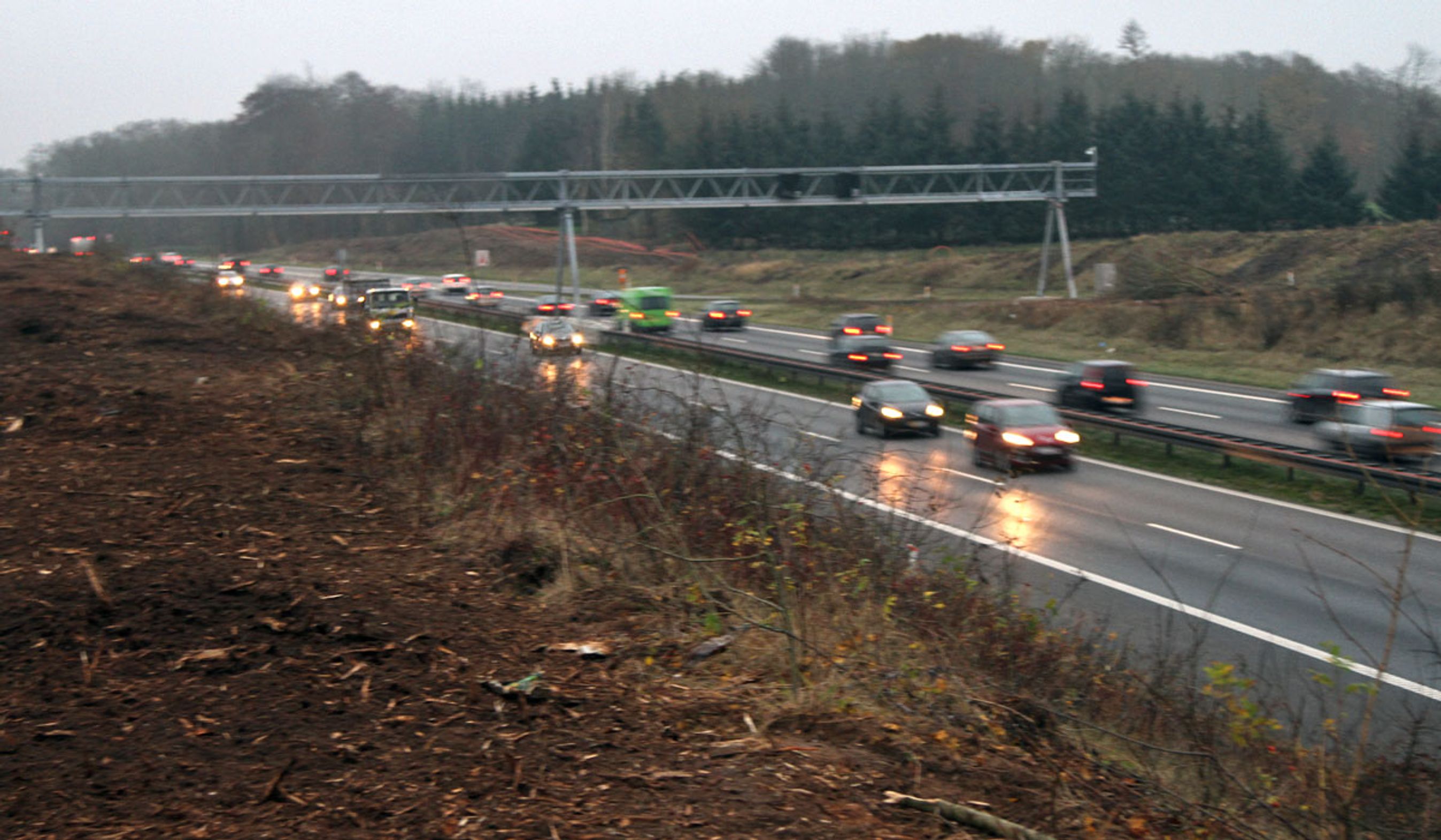 Udvidelsen af E45 begynder her gået i gang i den sydlige ende. De elektroniske tavler er endnu ikke i drift.