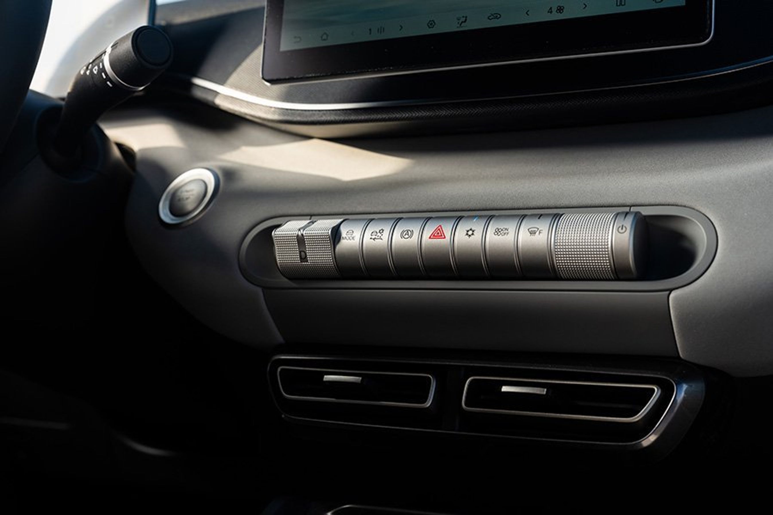 Knapper i en BYD Dolphin Surf