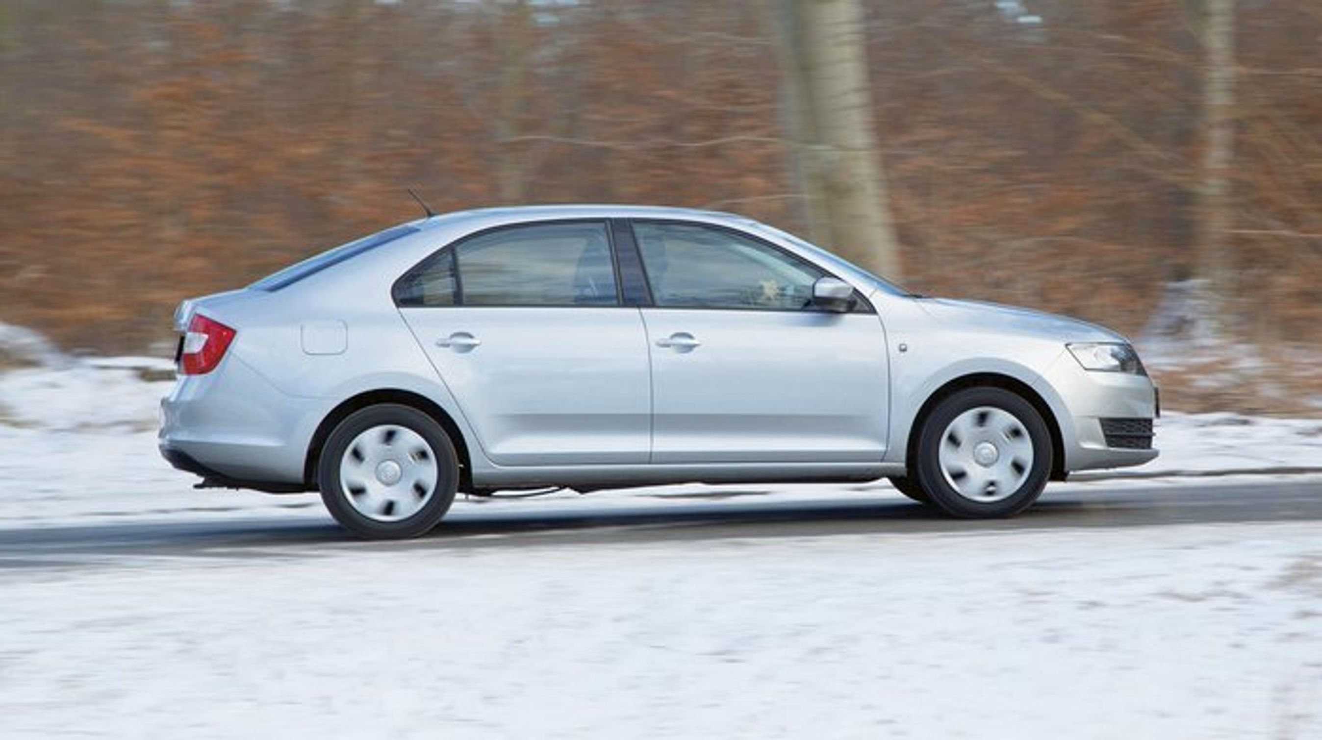 Skoda Rapid fra siden