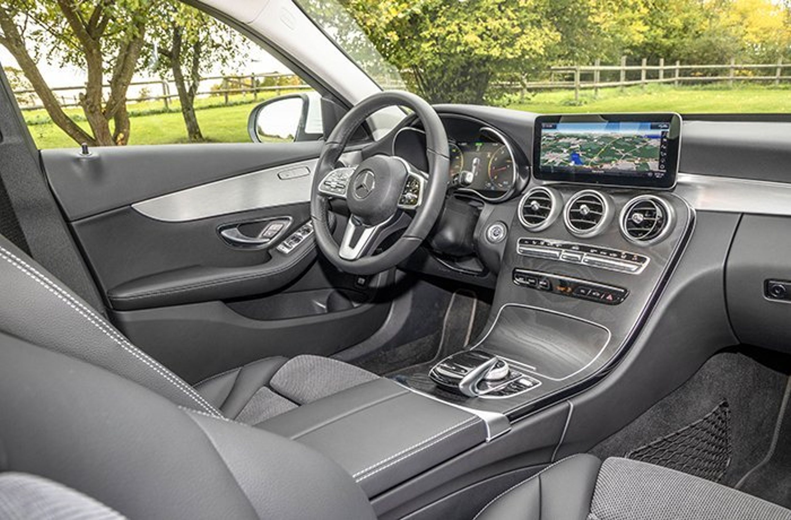 Mercedes-Benz C200 har en flot kabine