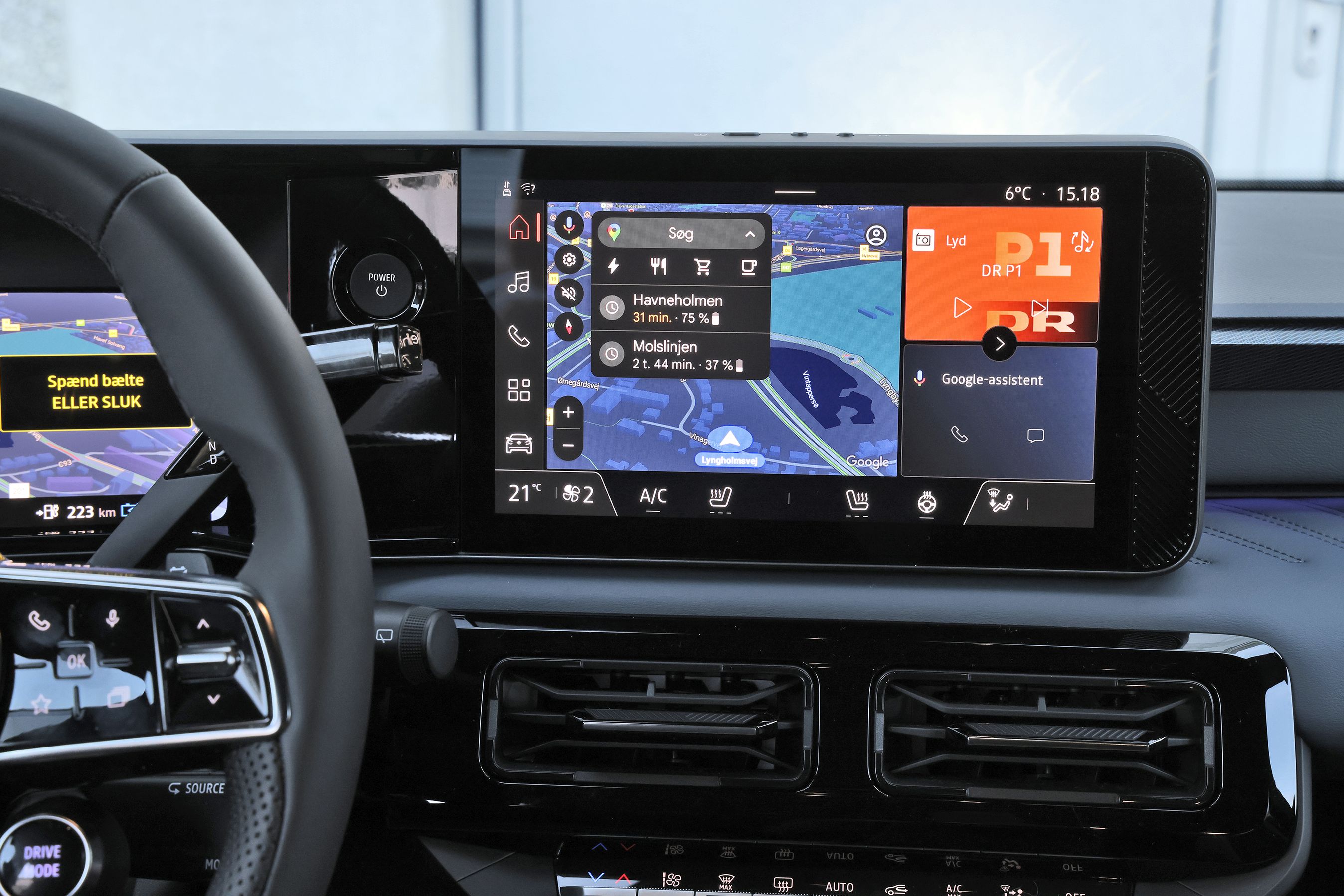 Stor skærm i en Nissan Micra