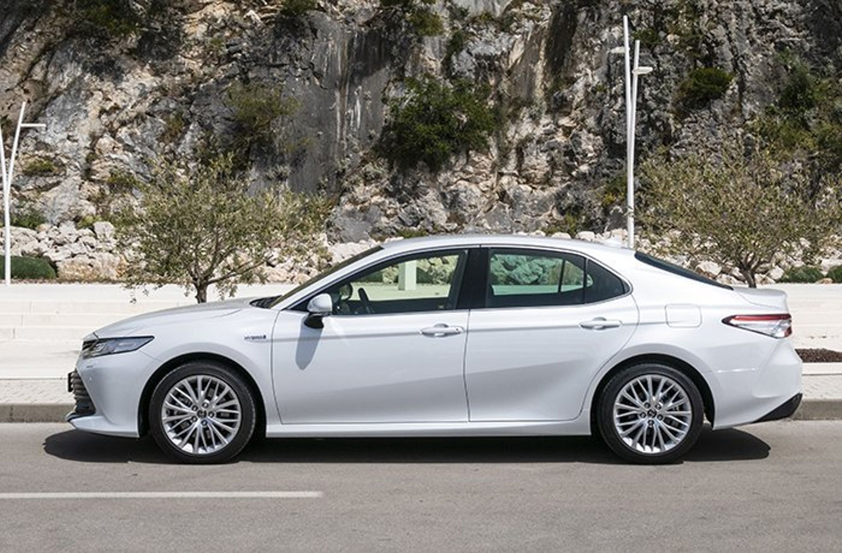 Toyota Camry fra siden