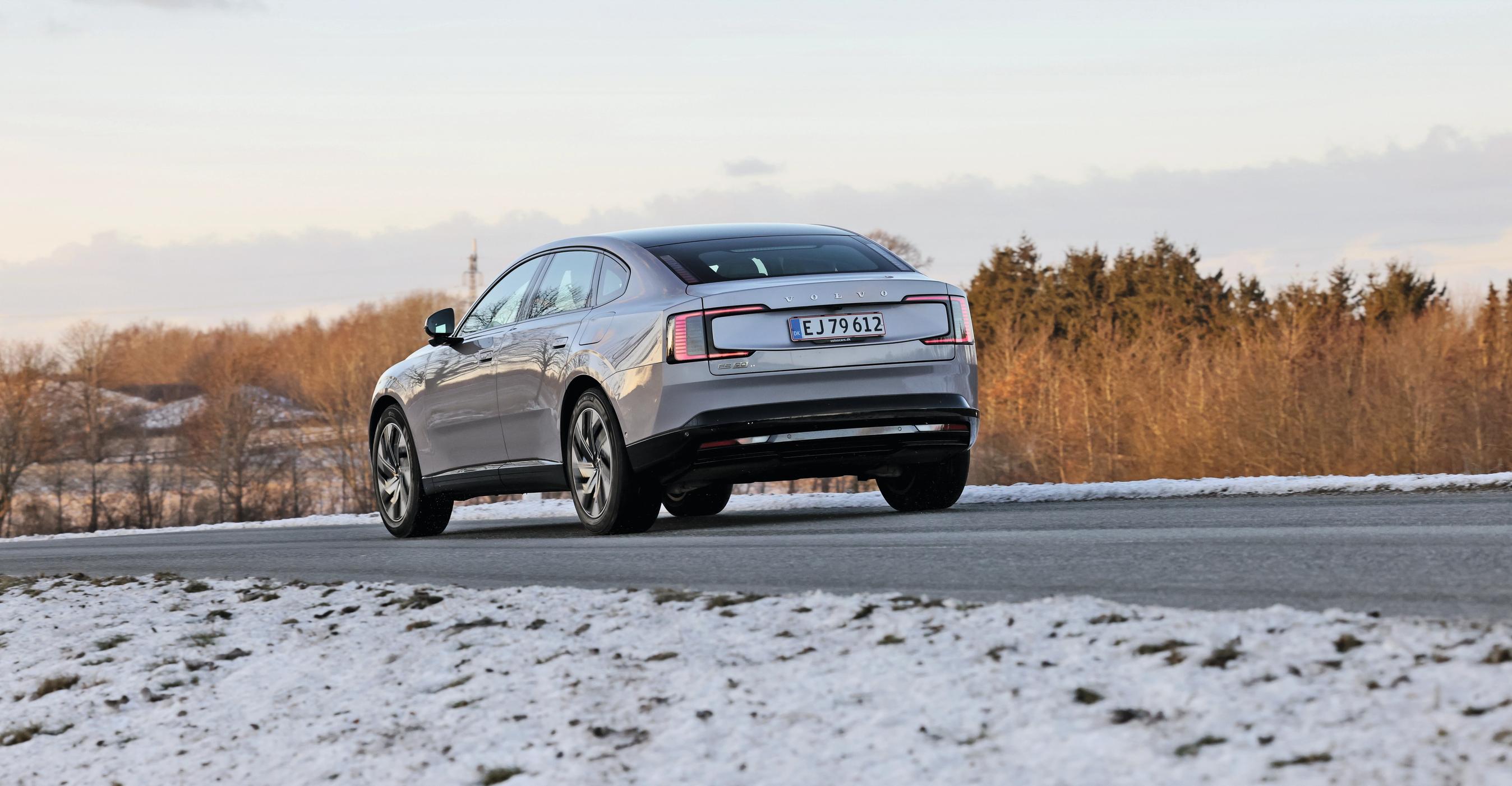 Volvo ES90 set bagfra