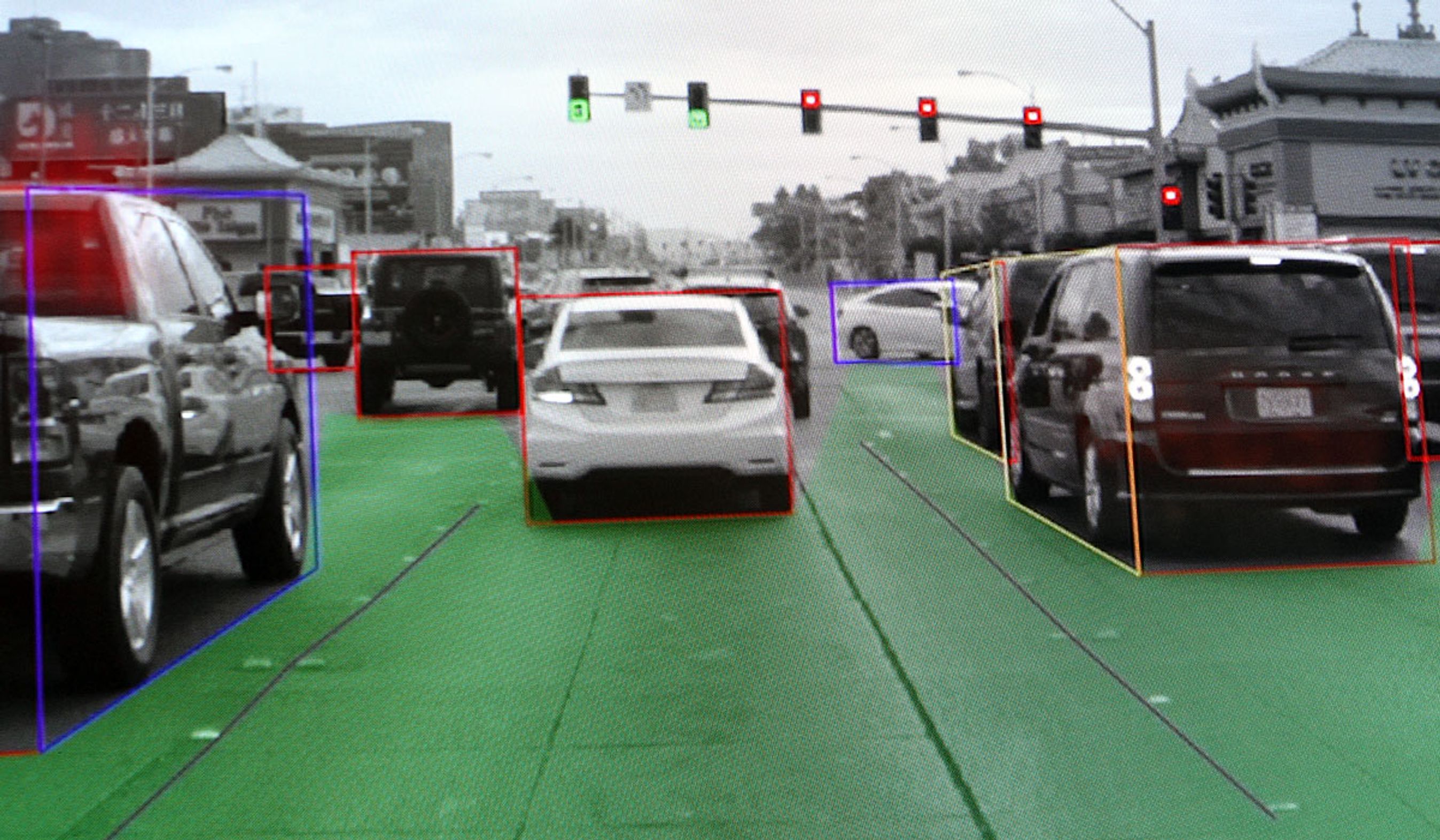 En selvkørende bil på et vist niveau kan f.eks. se farven på lyssignalerne, som illustreret her. Men det svigtede seks gange i Ubers forsøgsbil, og den menneskelige fører greb ikke ind. Foto: Torben Arent