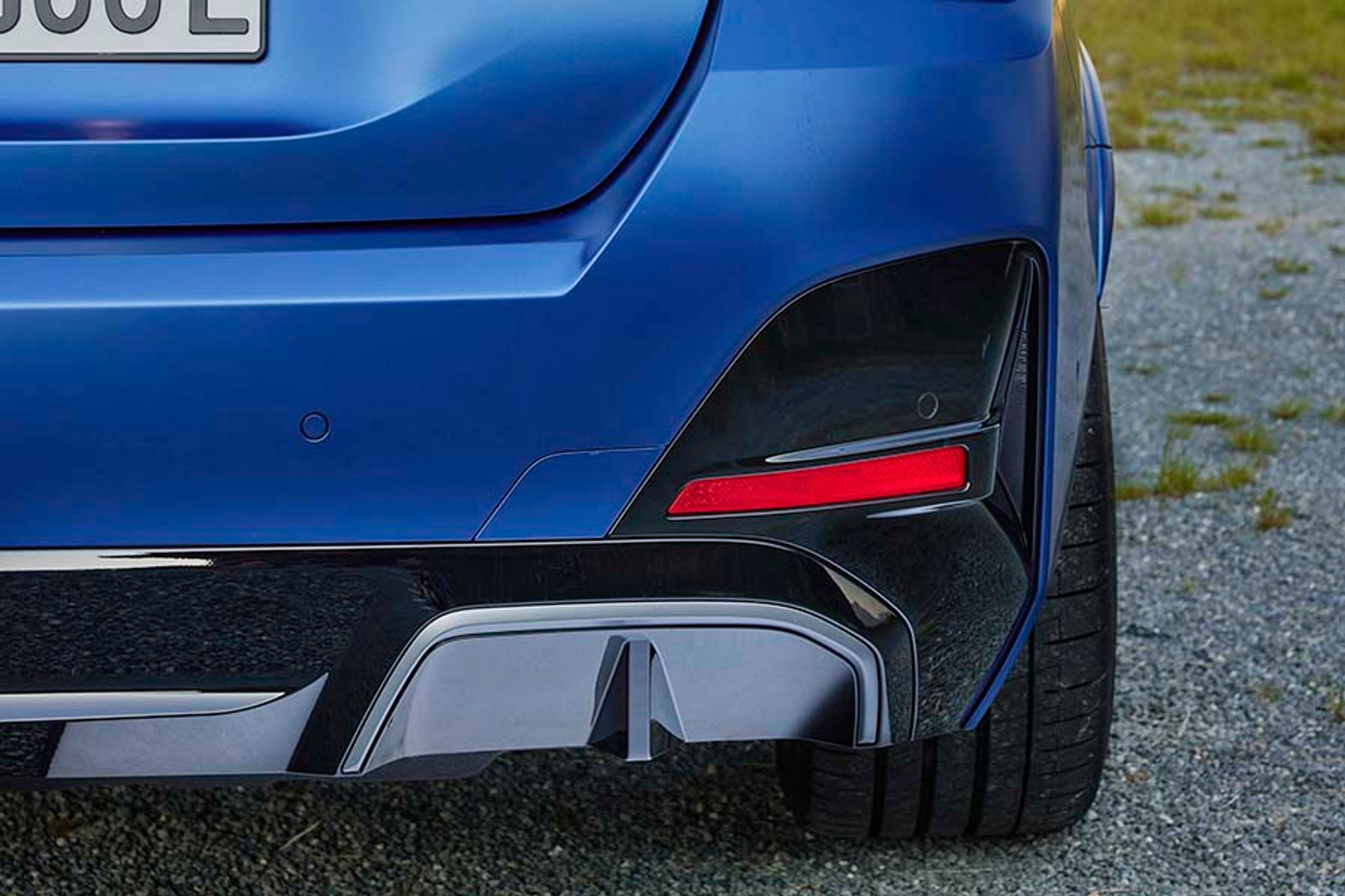 Det sportslige udtryk understreges af et par diffusere under bagkofangeren.