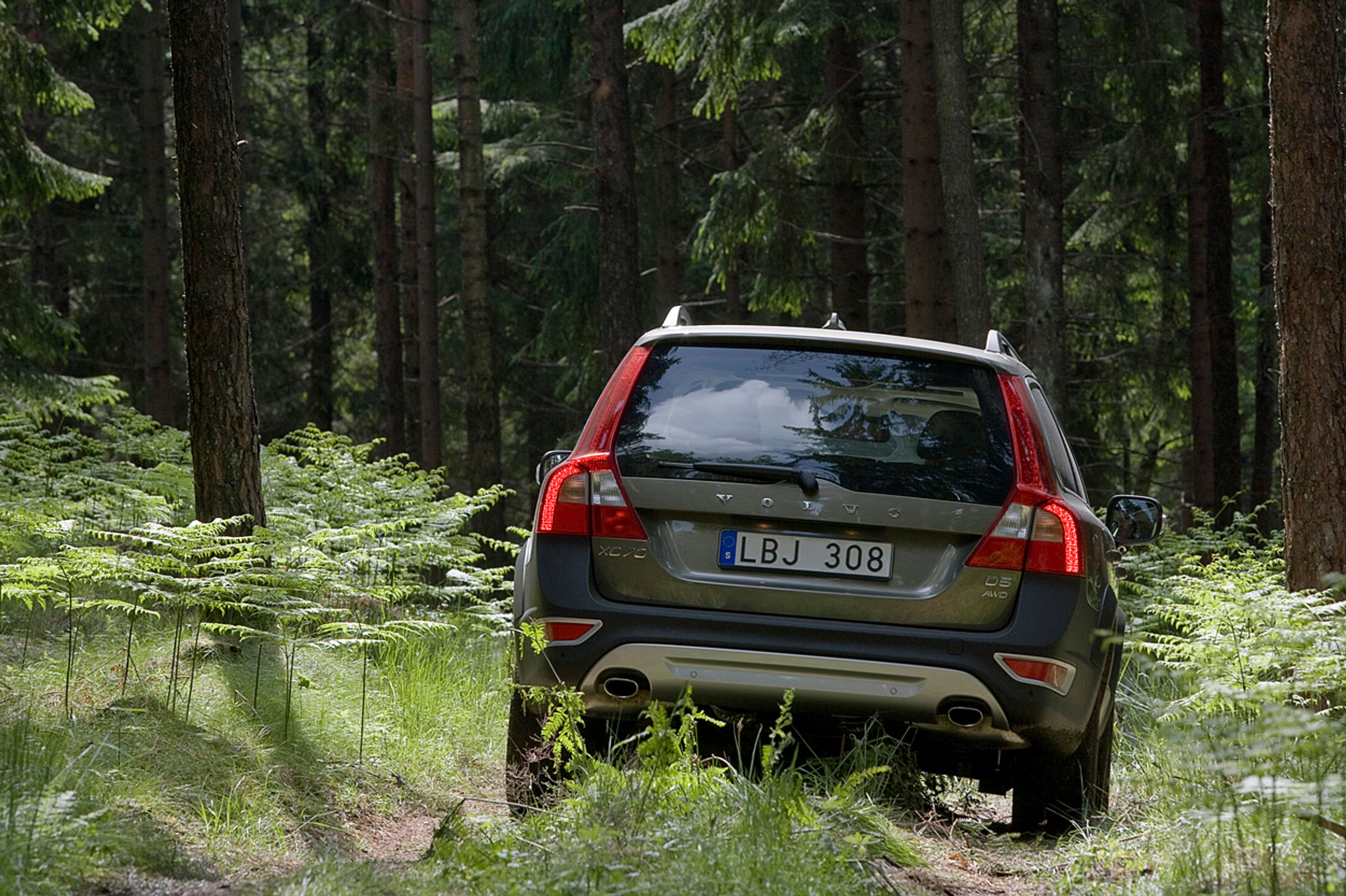 Skovbilen XC70 - en terrængående udgave af V70 - har fået samme fornyelse. XC70 er en overset model i Volvo-programmet - mere komfortabel end XC60 og samtidig særdeles terrængående.