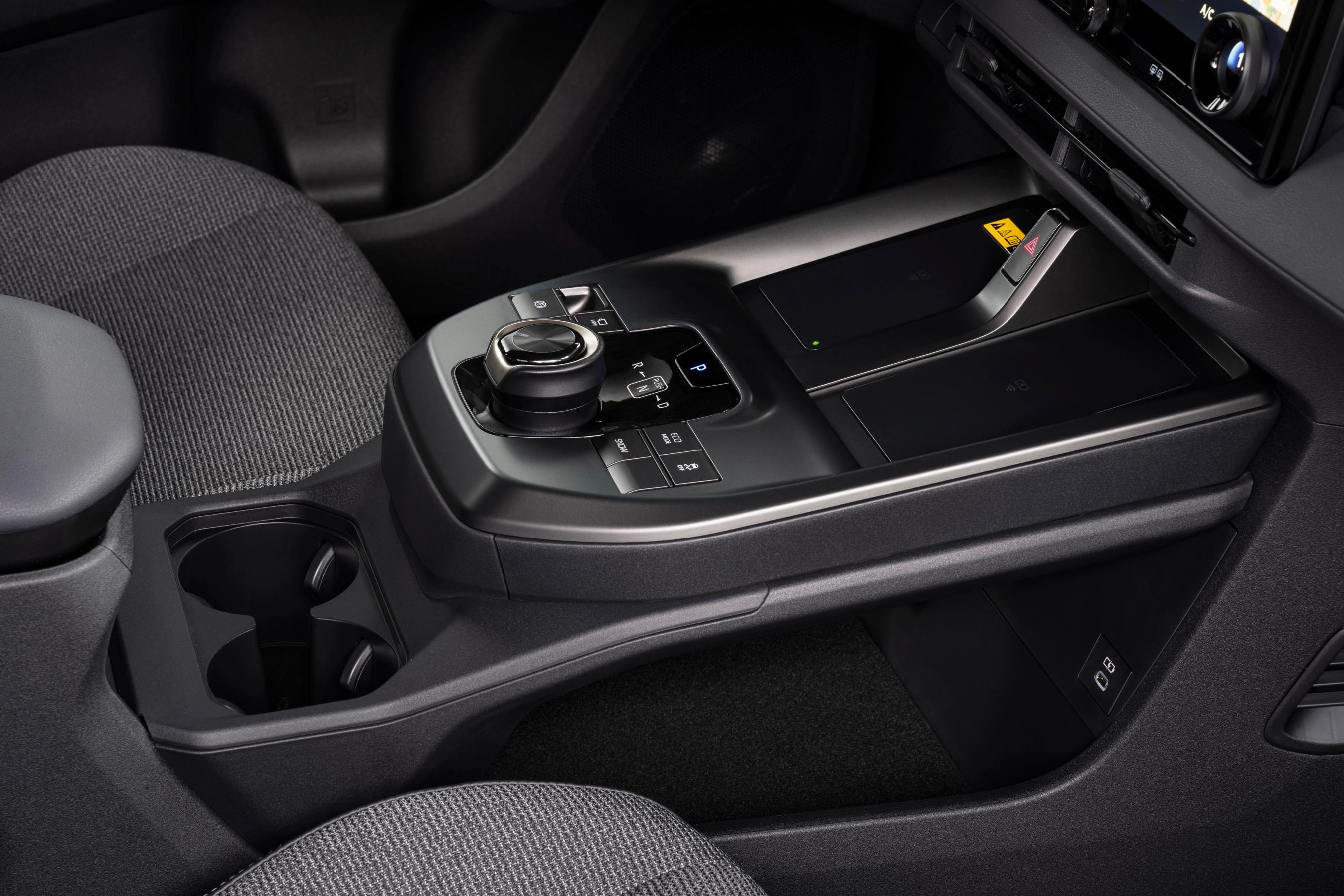 Gearvælger i midterpanelet i en Toyota bZ4X Touring