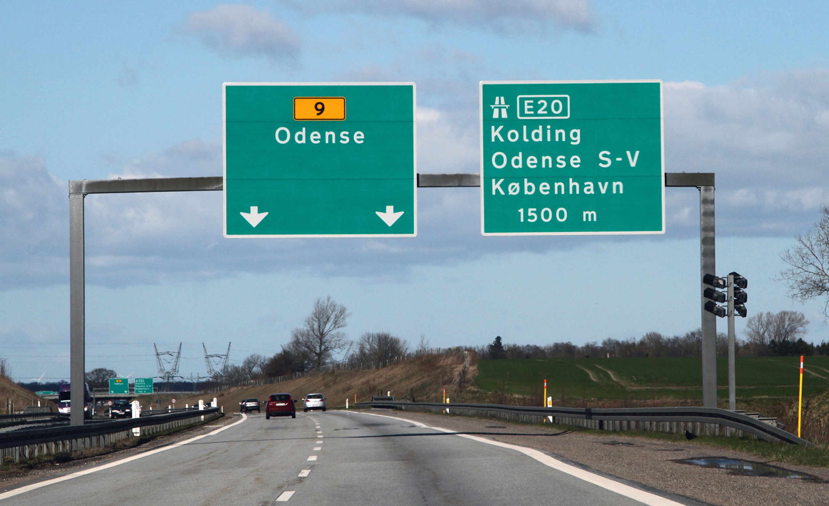 Nyt forsøg betyder, at en række motorvejstavler ikke længere belyses om natten.