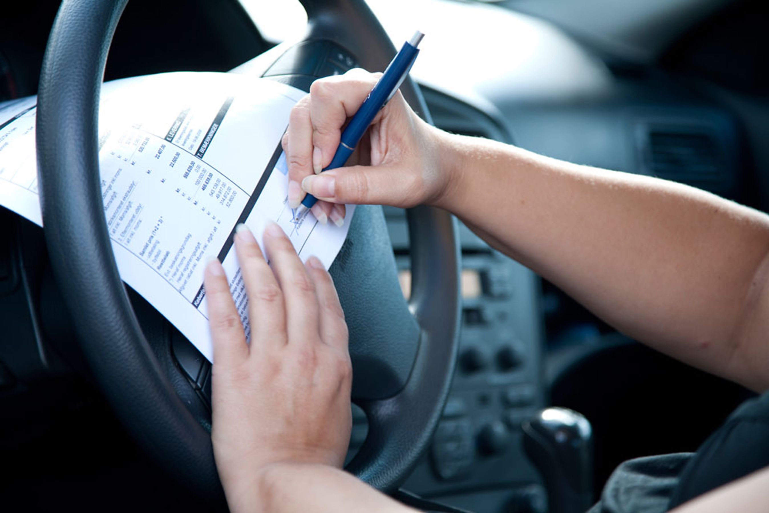 Corona-krisen betyder, at bilkøbere risikerer at komme til at vente længere tid på deres nye bil.