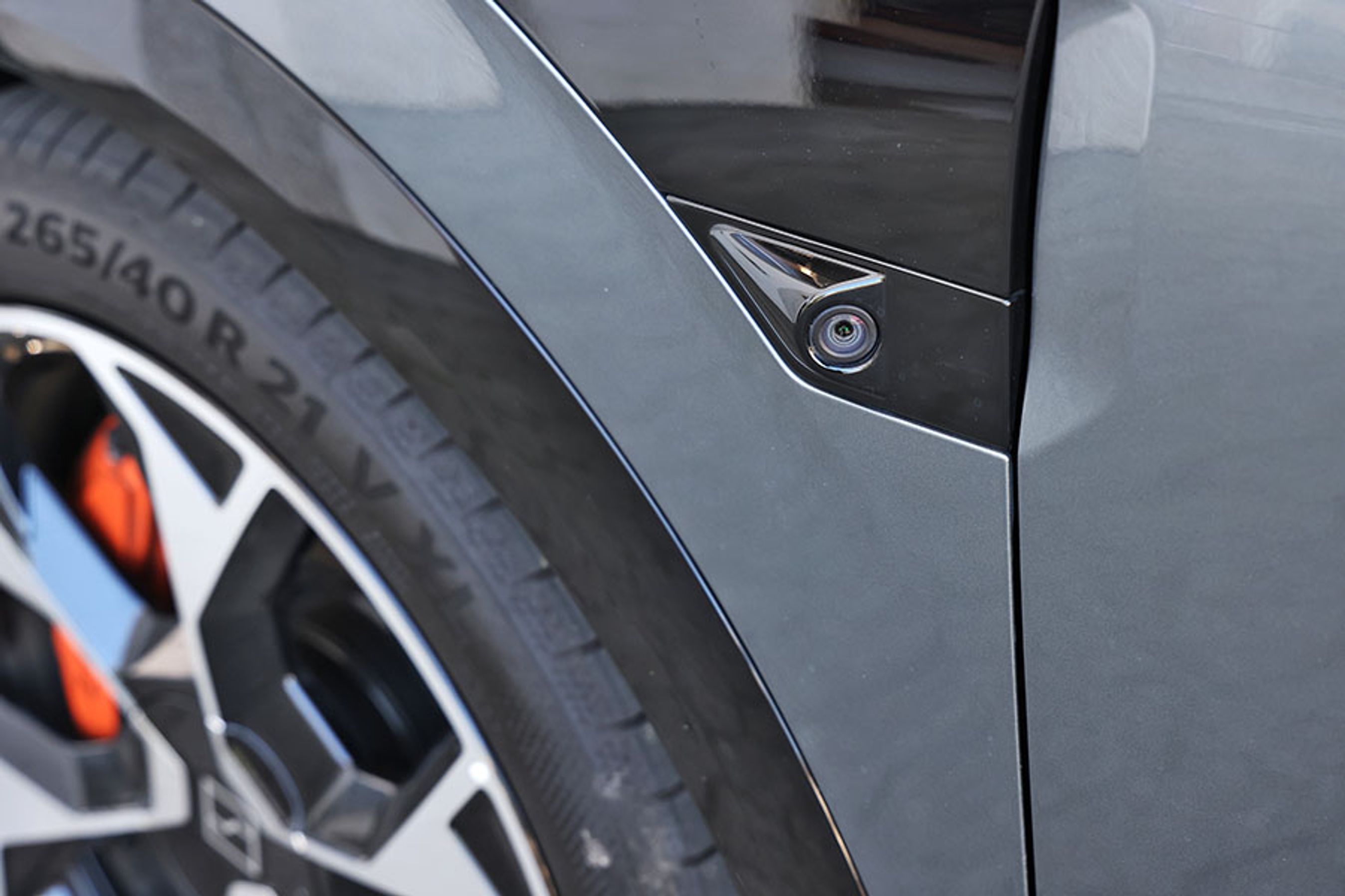 360-graders kamera giver godt overblik ved parkering.