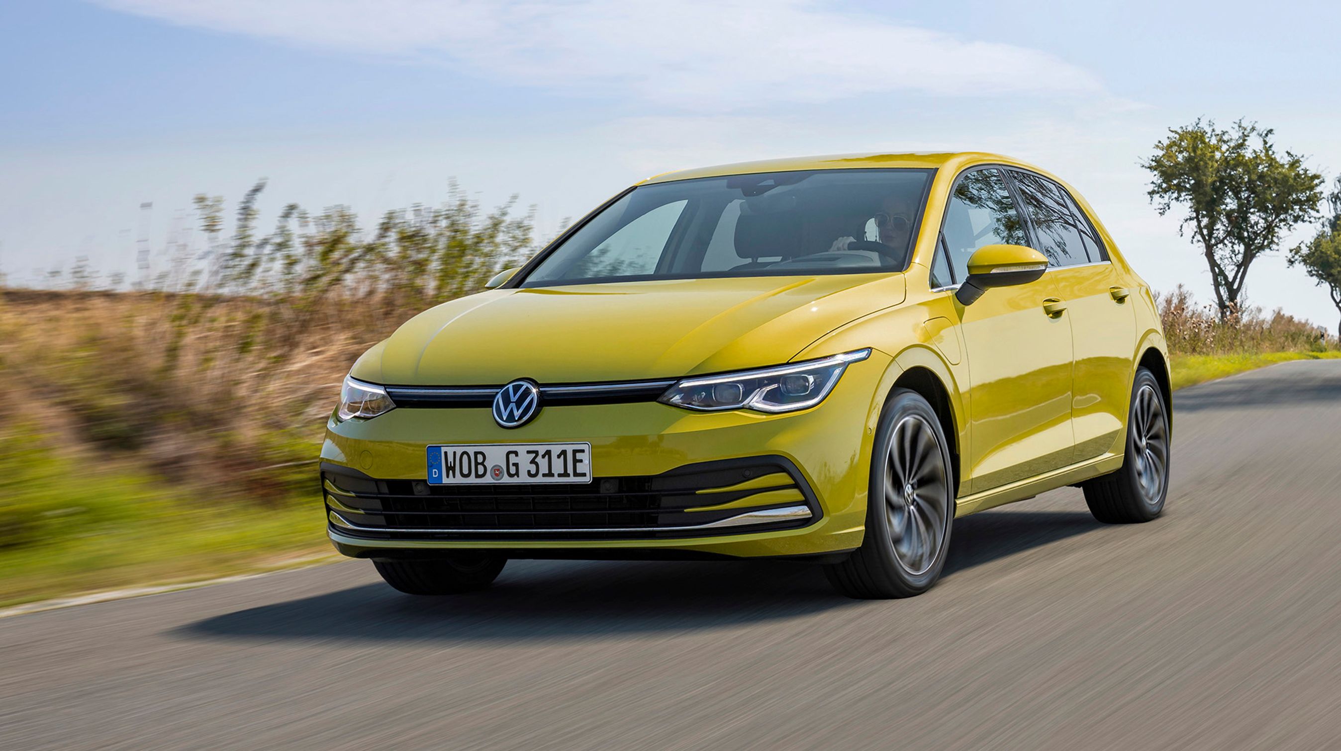 Golf eHybrid kommer kun som almindelig hatchback og desværre ikke som stationcar. Desværre, fordi bagagerummet kun er på 273 liter. Pladsen i kabinen er den samme som i andre Golf-varianter. 