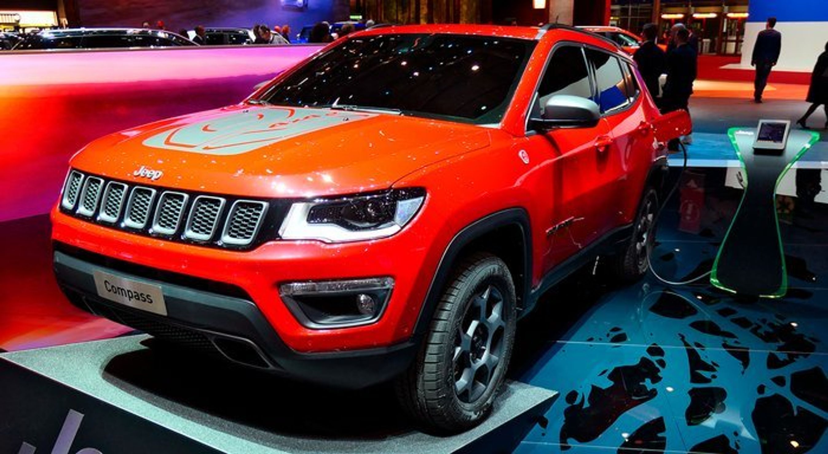 Jeep Renegade kommer om ca. et år som plugin-hybrid. forrest sidder en 1.3 benzinmotor, mens en elmotor er anbragt ved bagakslen.