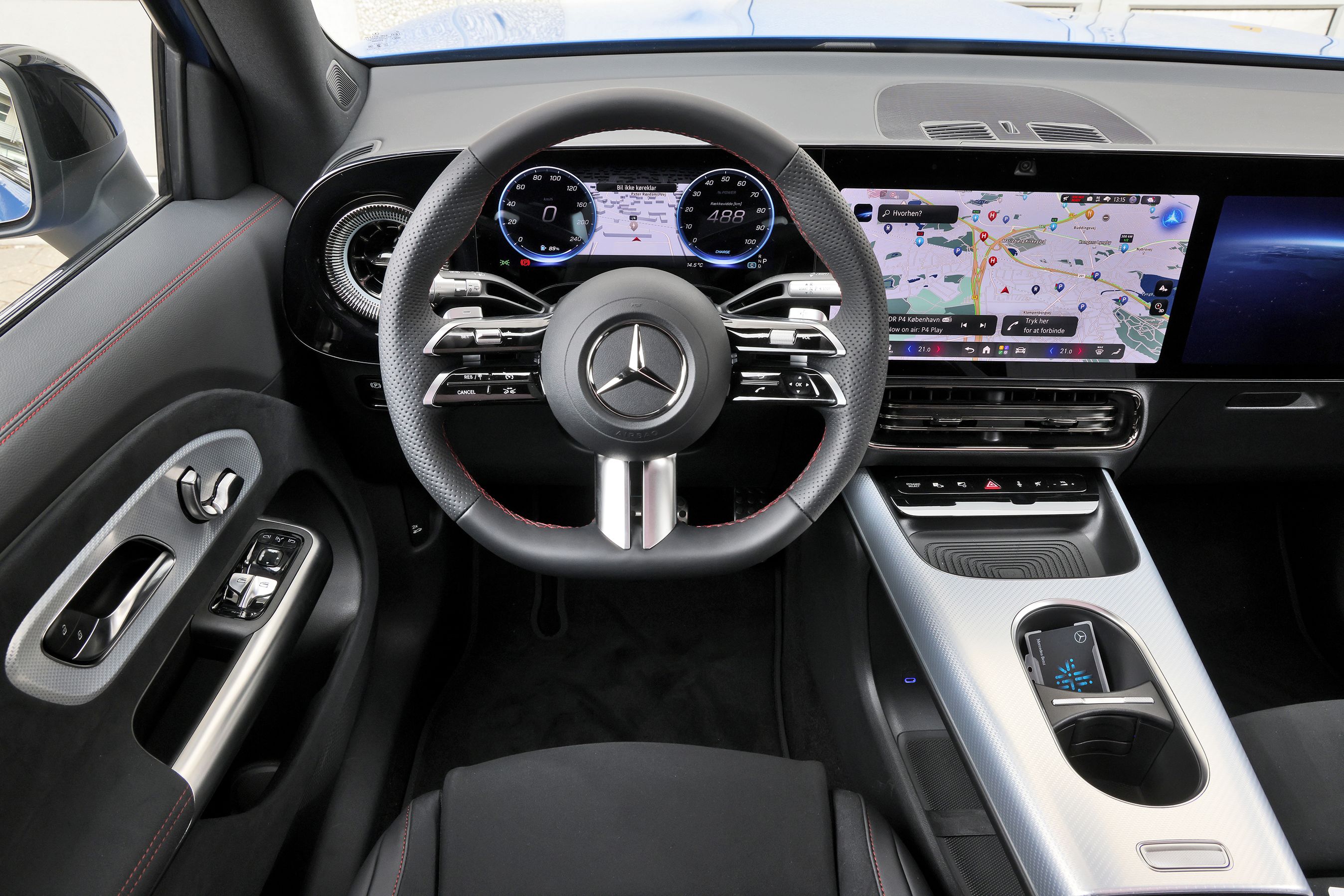 Førerpladsen i en Mercedes-Benz GLB