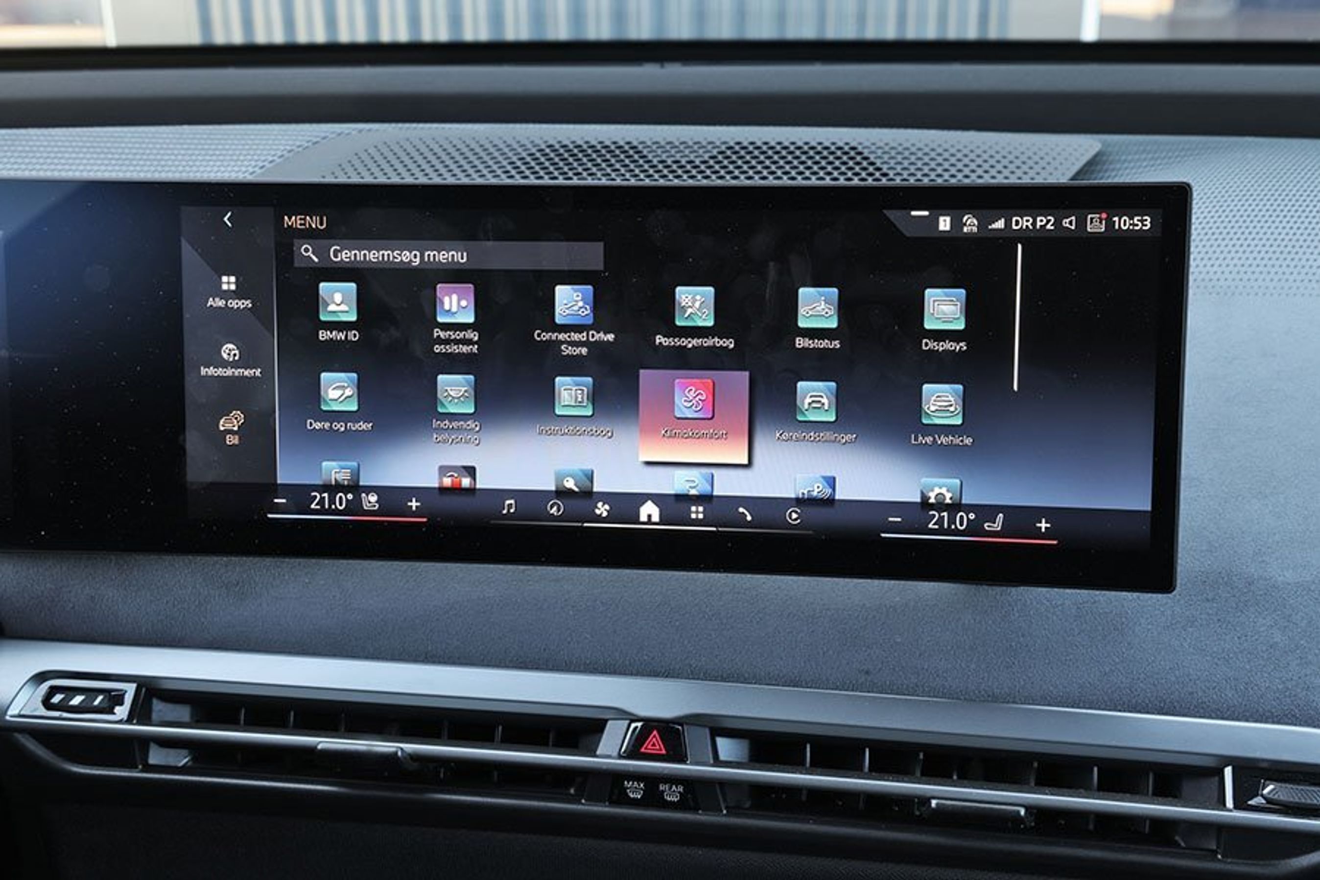 Stor skærm i en BMW iX