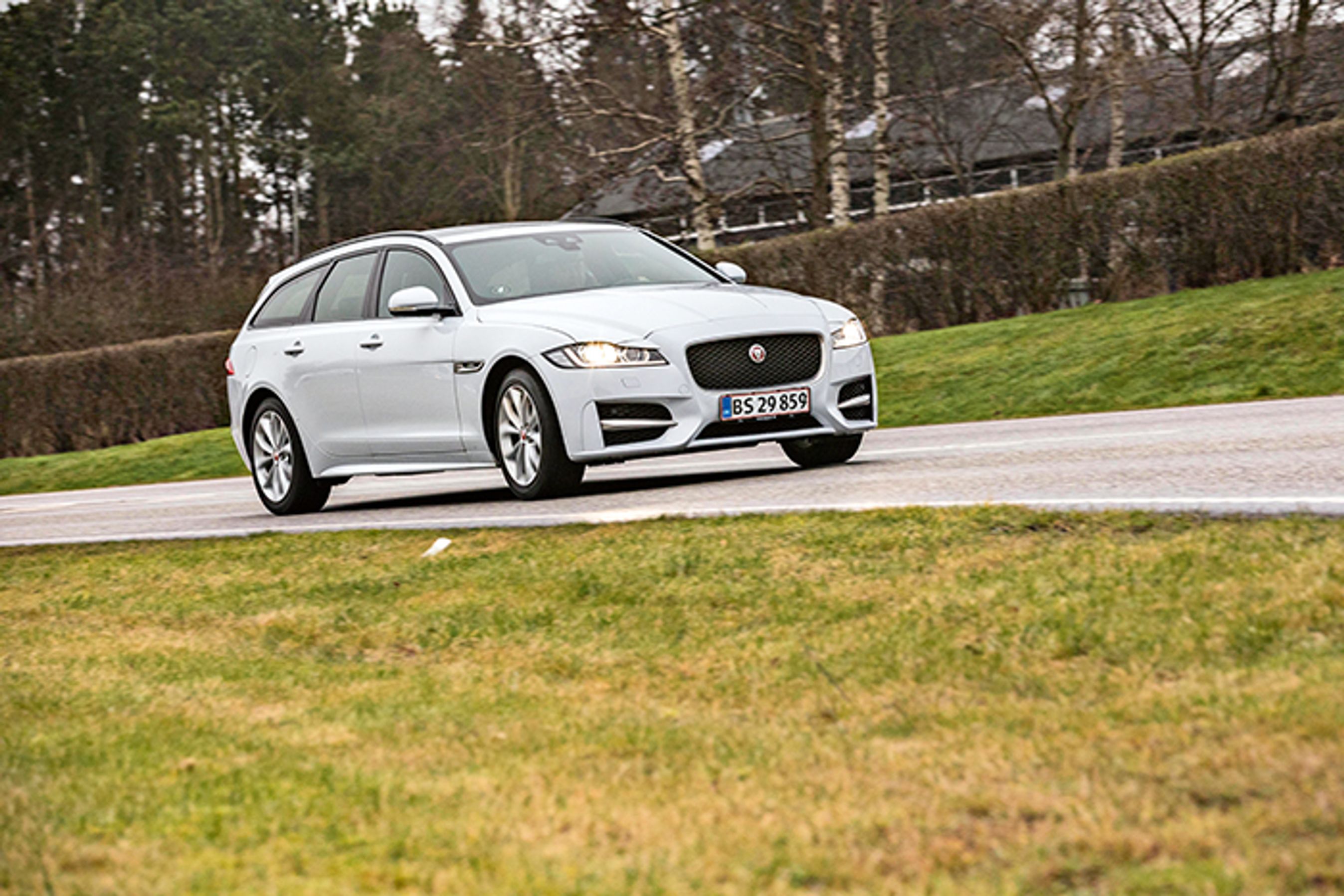 Jaguar XF Sportback forfra