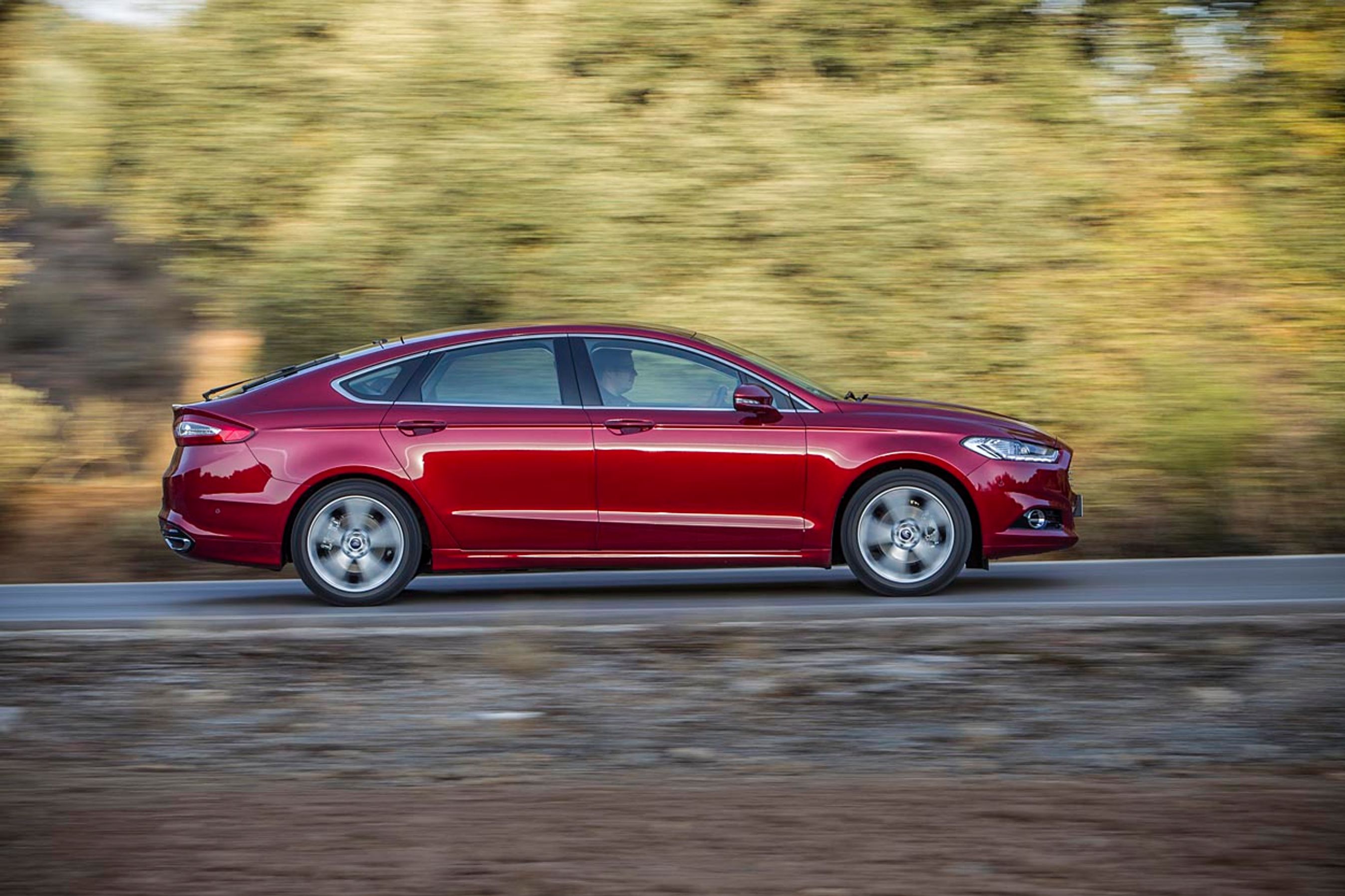 Ford Mondeo dukker herhjemme kun op som denne femdørs udgave samt som stationcar. Fotos: PR