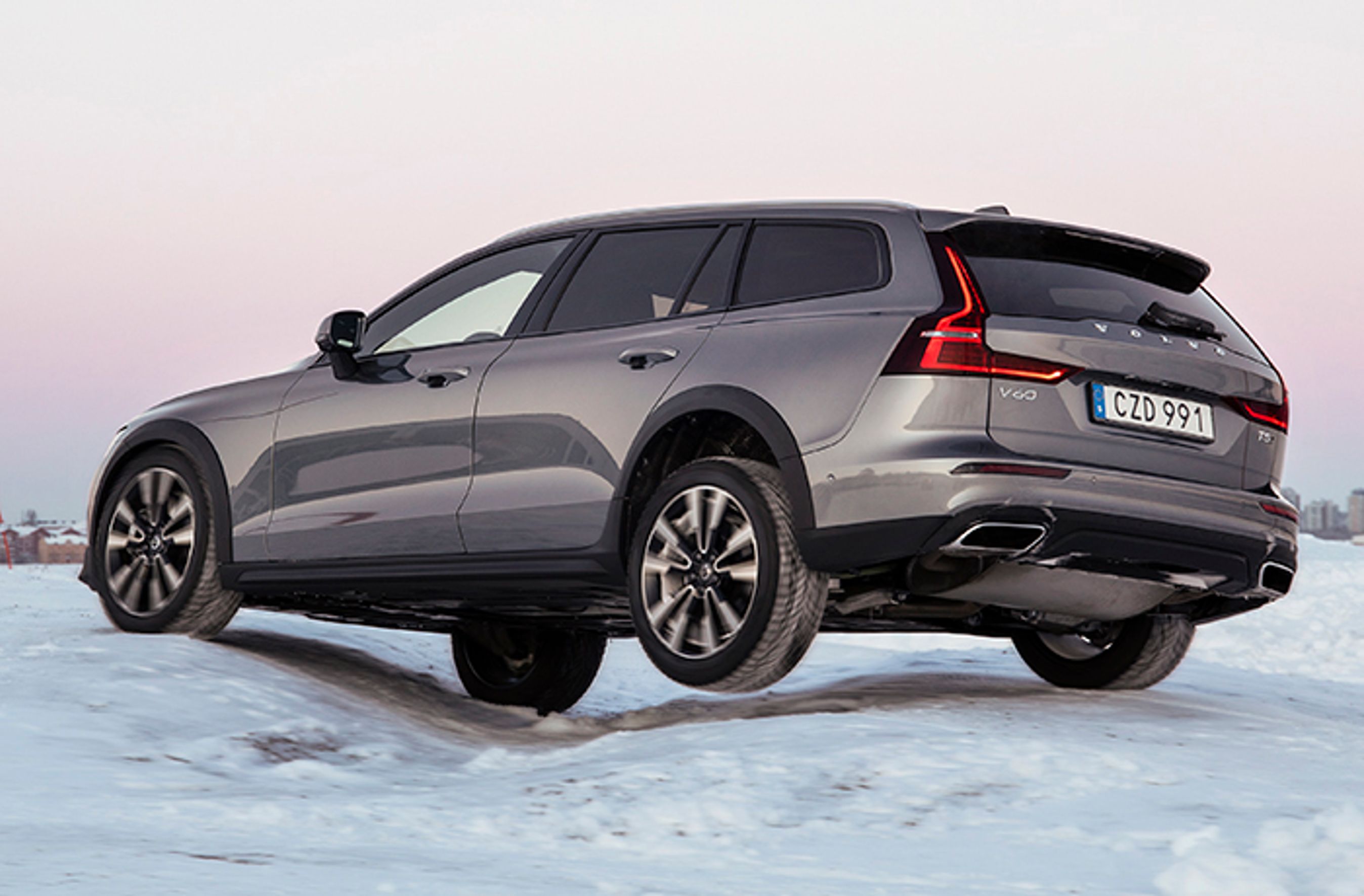 Volvo V60 Cross Country bagfra