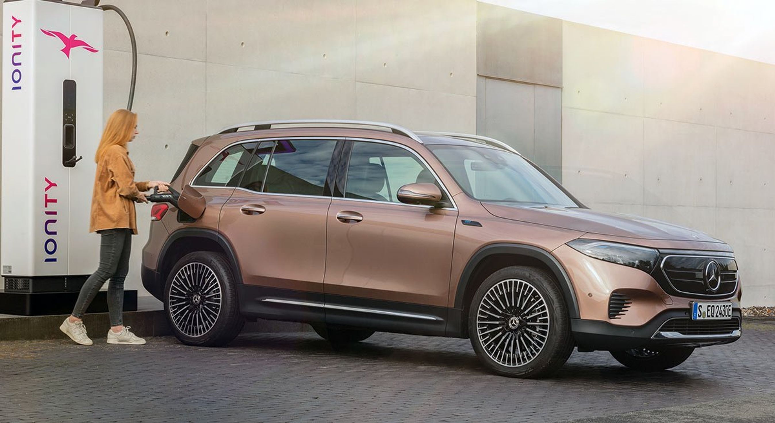 Ca. 420 km kan den elektriske udgave af GLB, EQB, officielt køre på en opladning. Syv sæder er en mulighed.