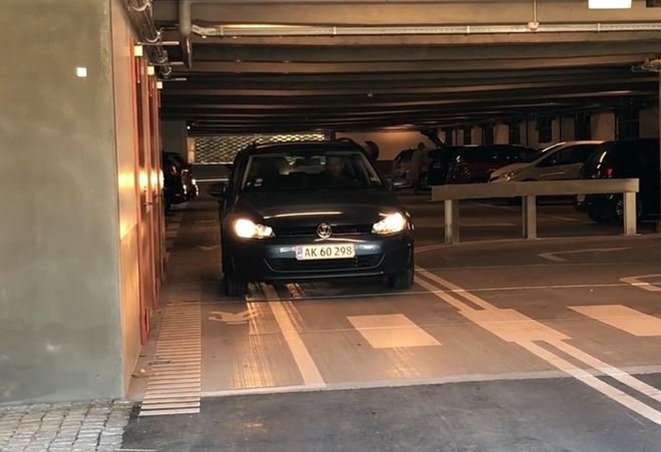 Det er umuligt ikke at køre på gangarealet