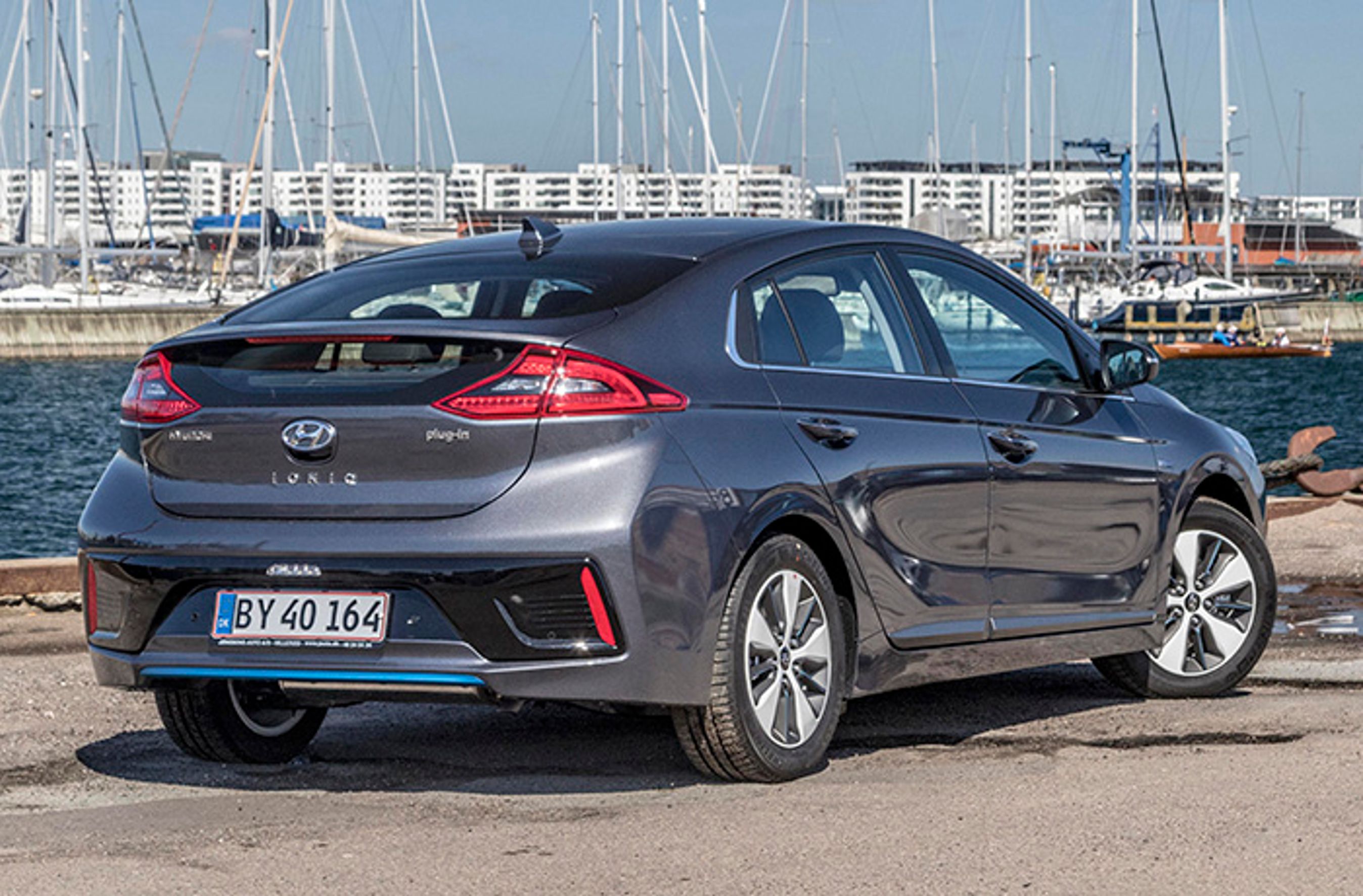 Hyundai Ioniq bagfra
