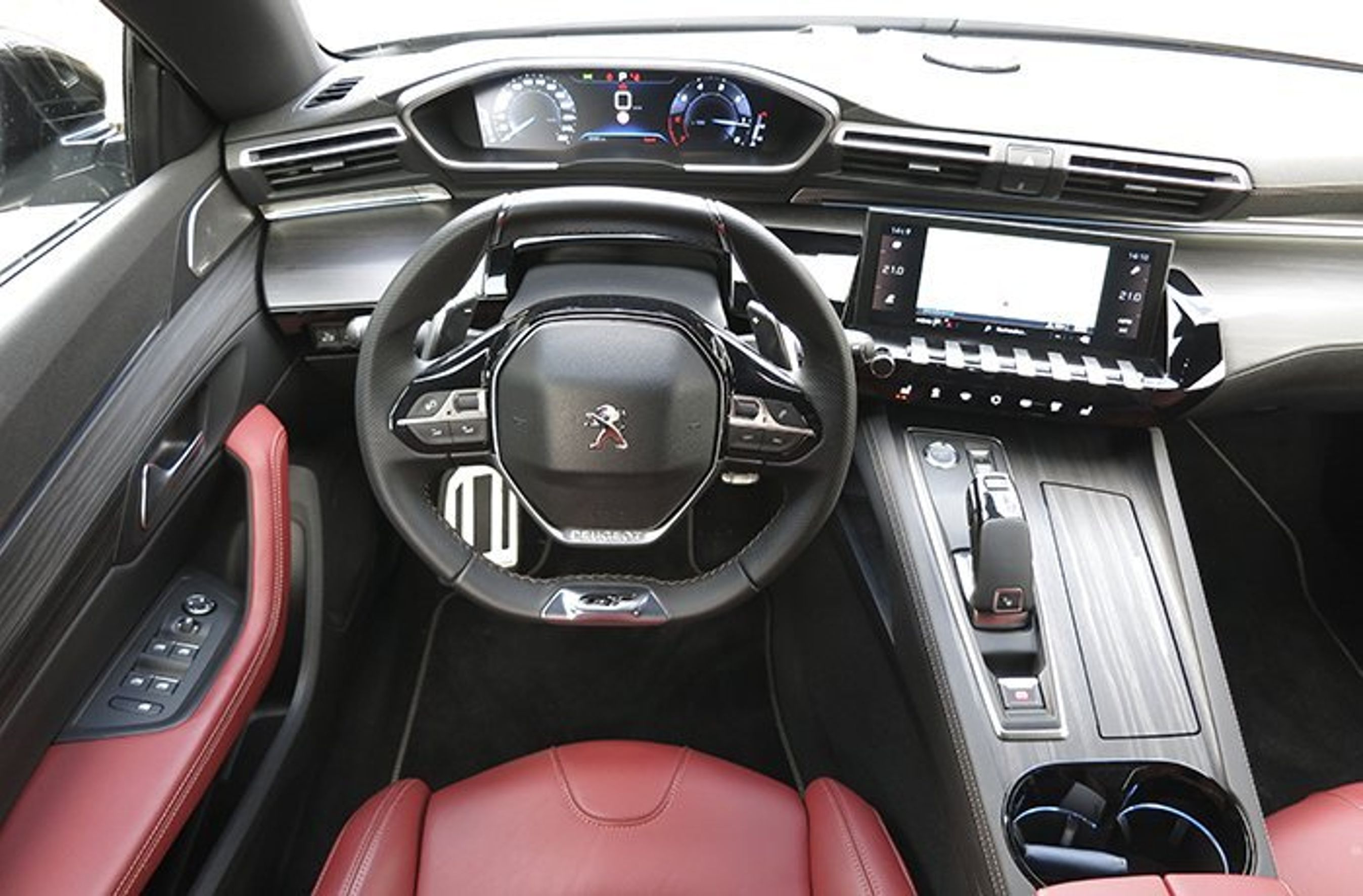 Der er flotte sæder i den nye Peugeot 508 SW