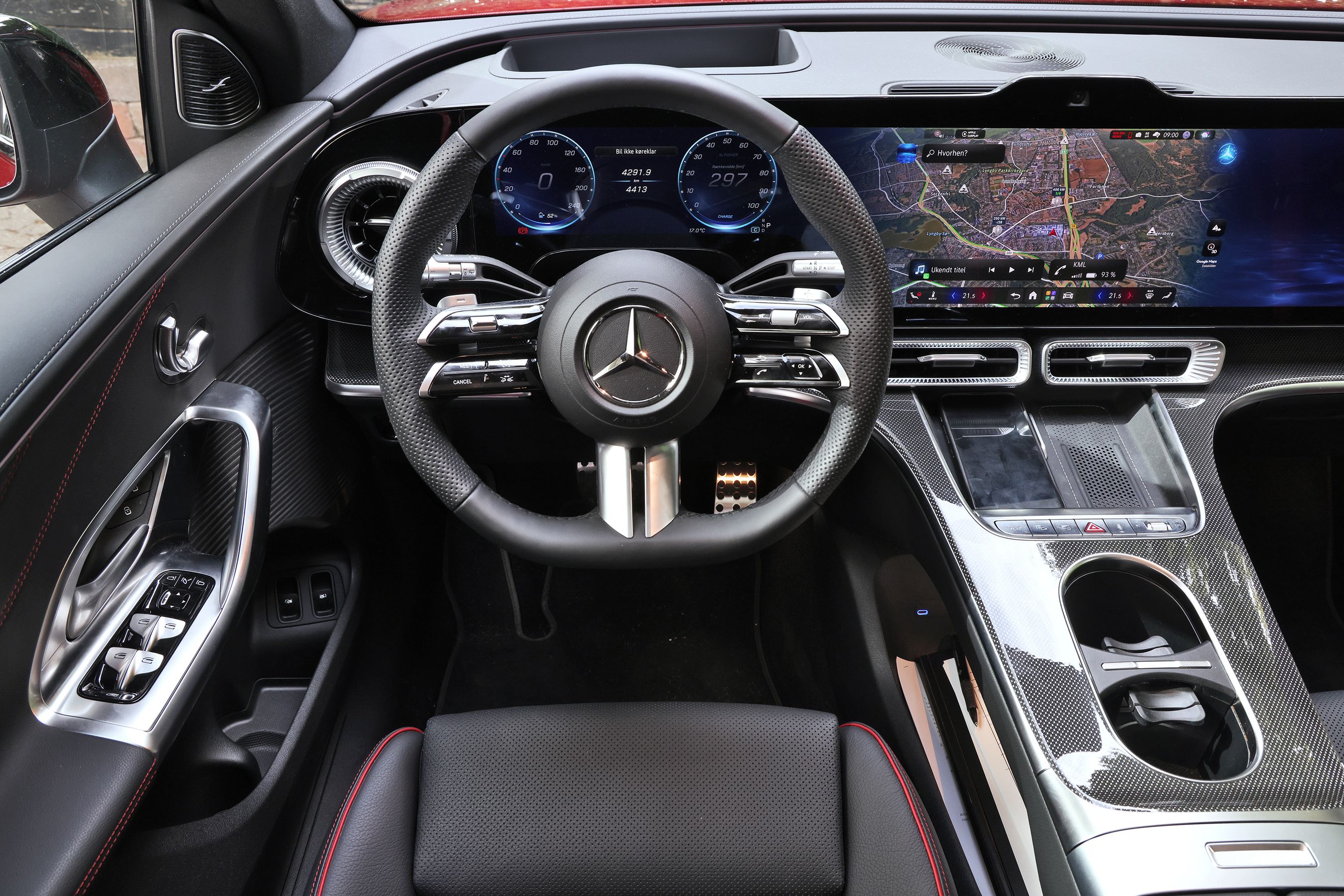 Førerpladsen i en Mercedes-Benz GLC