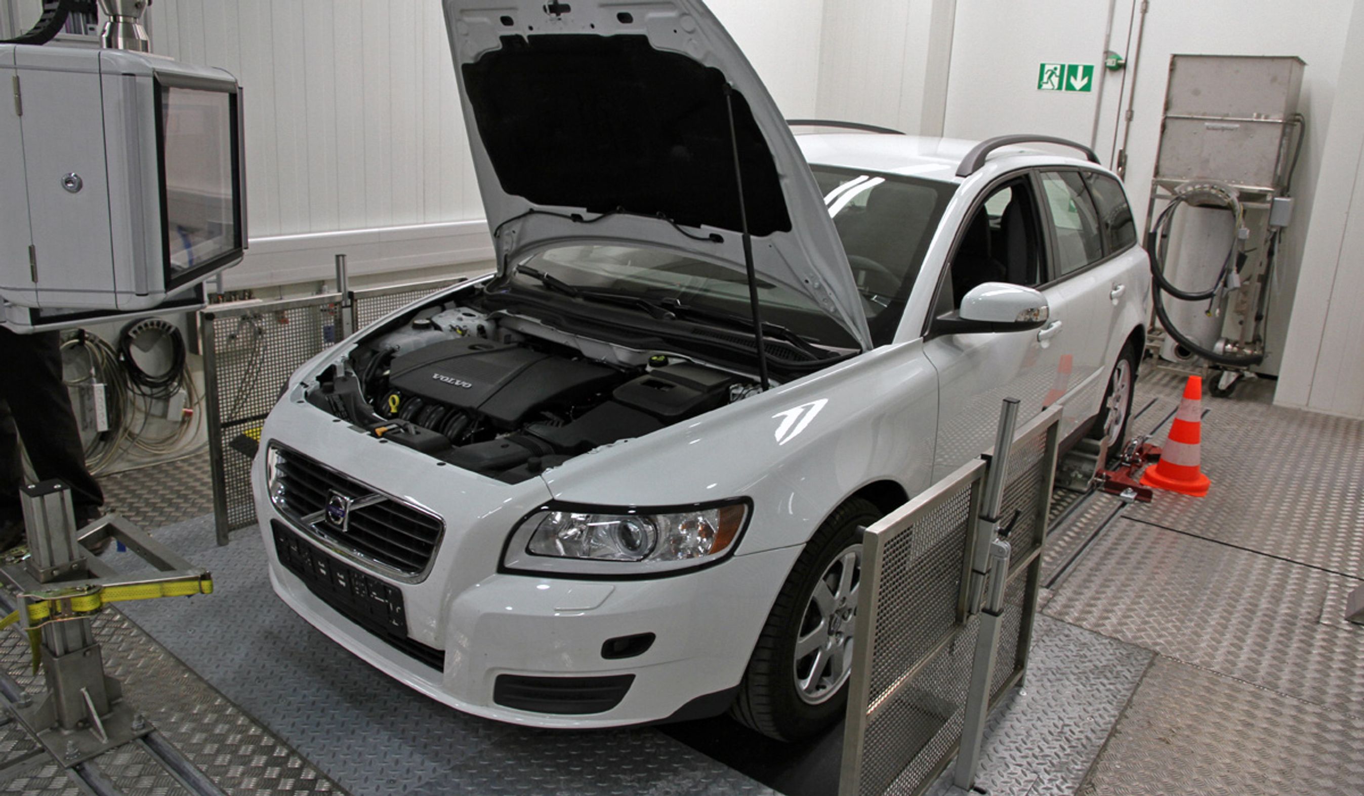 Den officielle ECE-måling af bilers brændstofforbrug afviger mere og mere fra den reelle verden, siger europæisk miljøgruppe. Foto: Torben Arent 