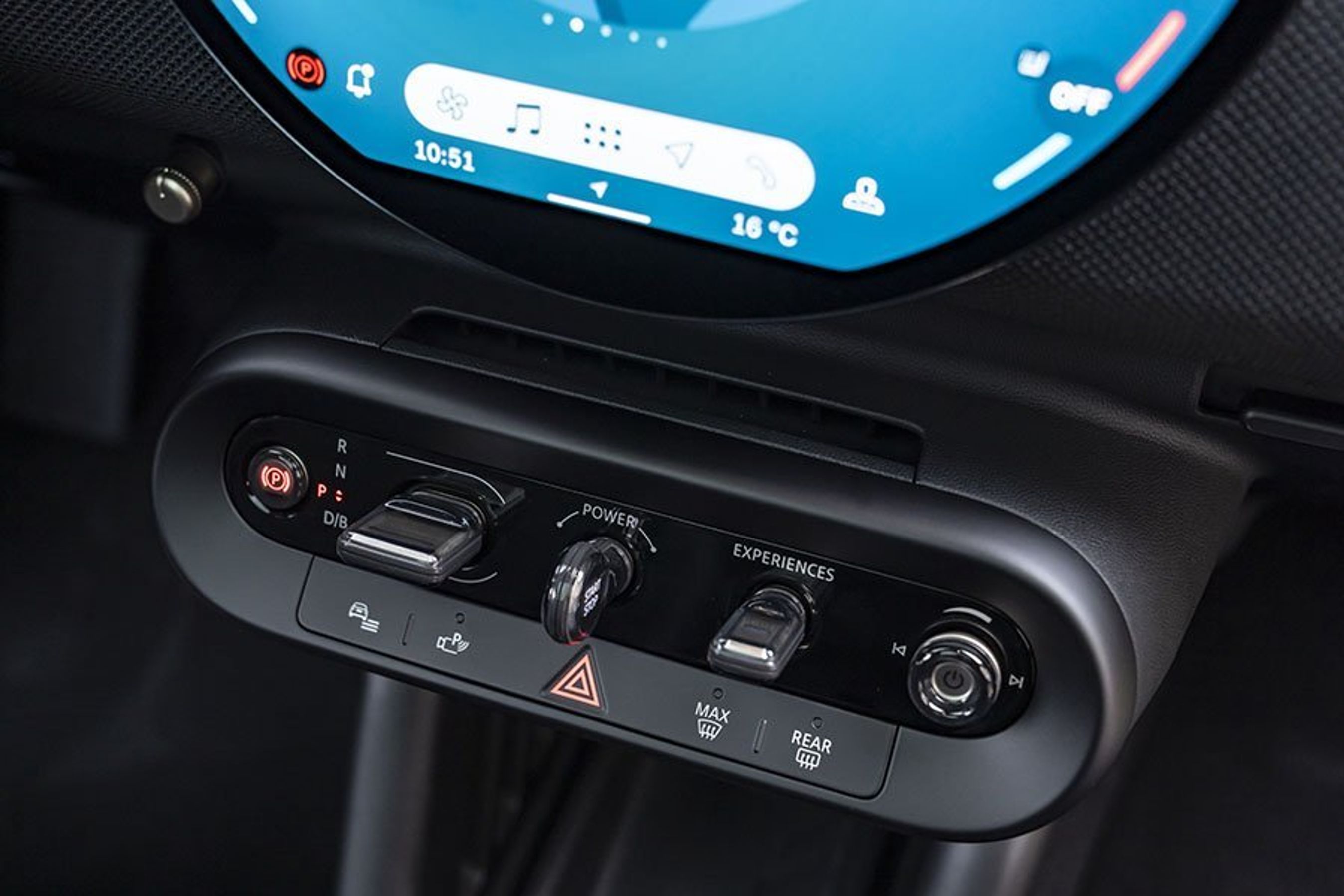 Panel med knapper i en Mini Cooper