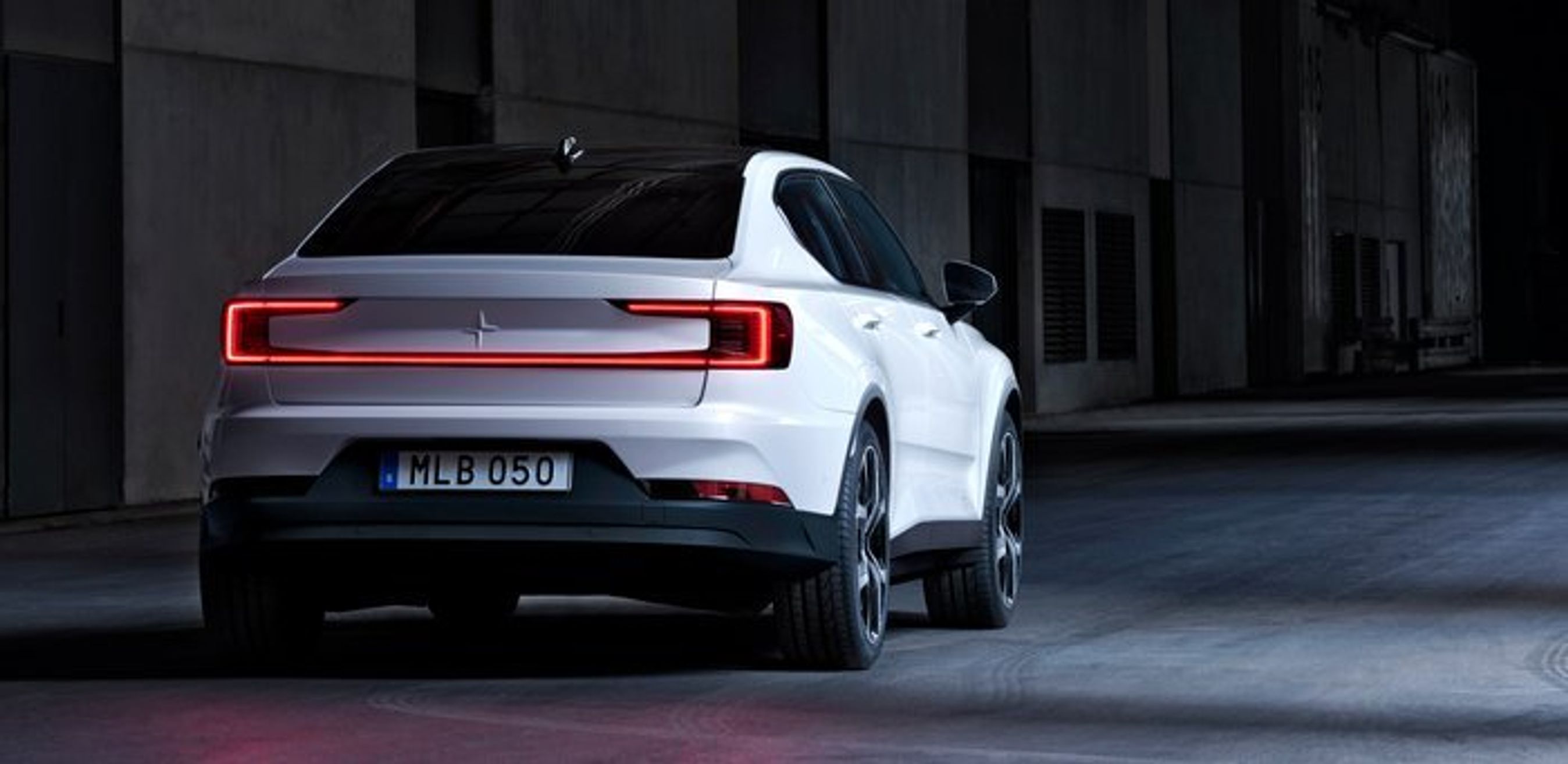 Polestar 2 bagfra